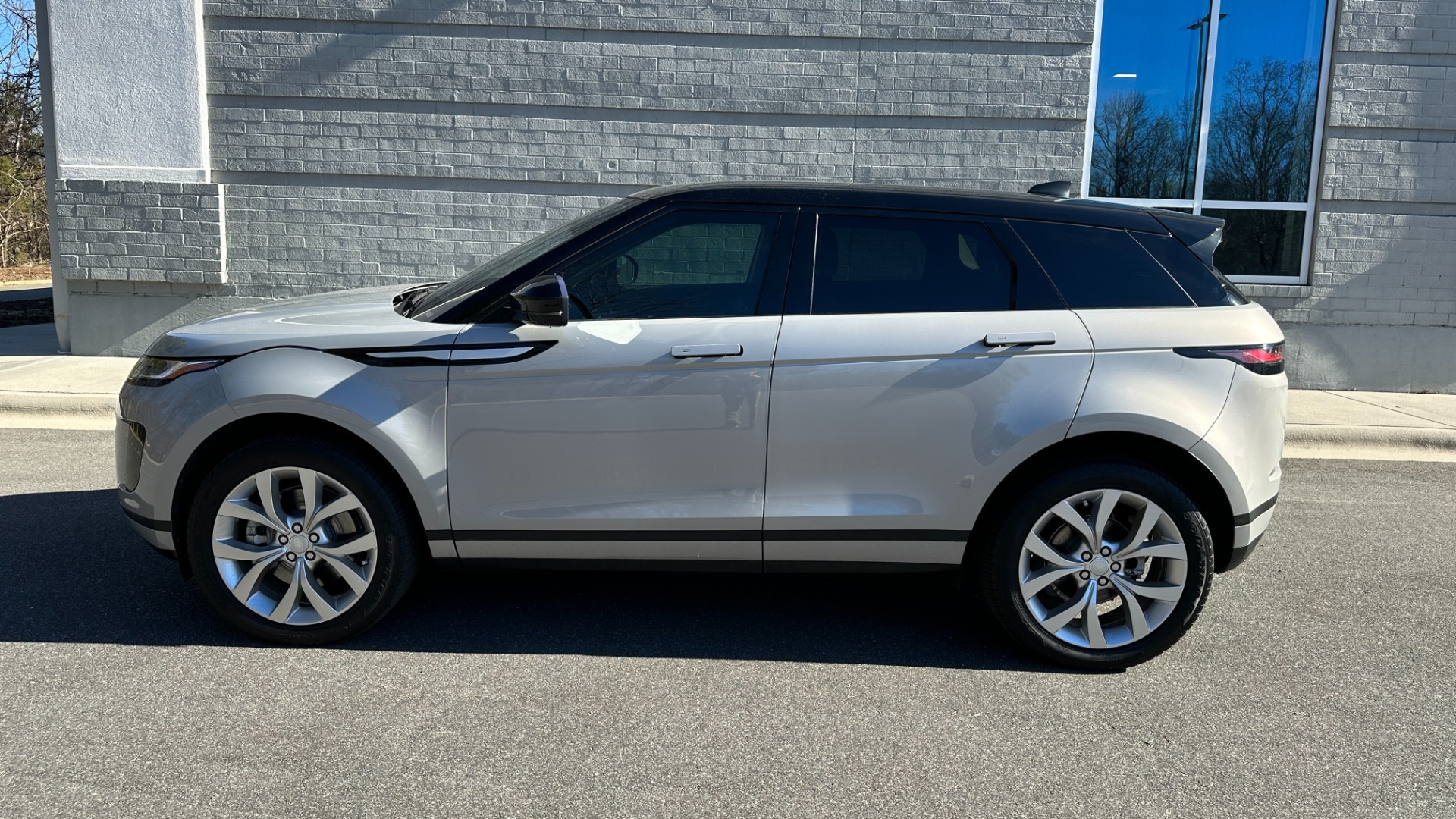 Used 2020 Land Rover Range Rover Evoque S / DRIVE PACK / PANORAMIC ROOF / 20IN WHEELS / MERIDIAN SOUND for sale Sold at Formula Imports in Charlotte NC 28227 6