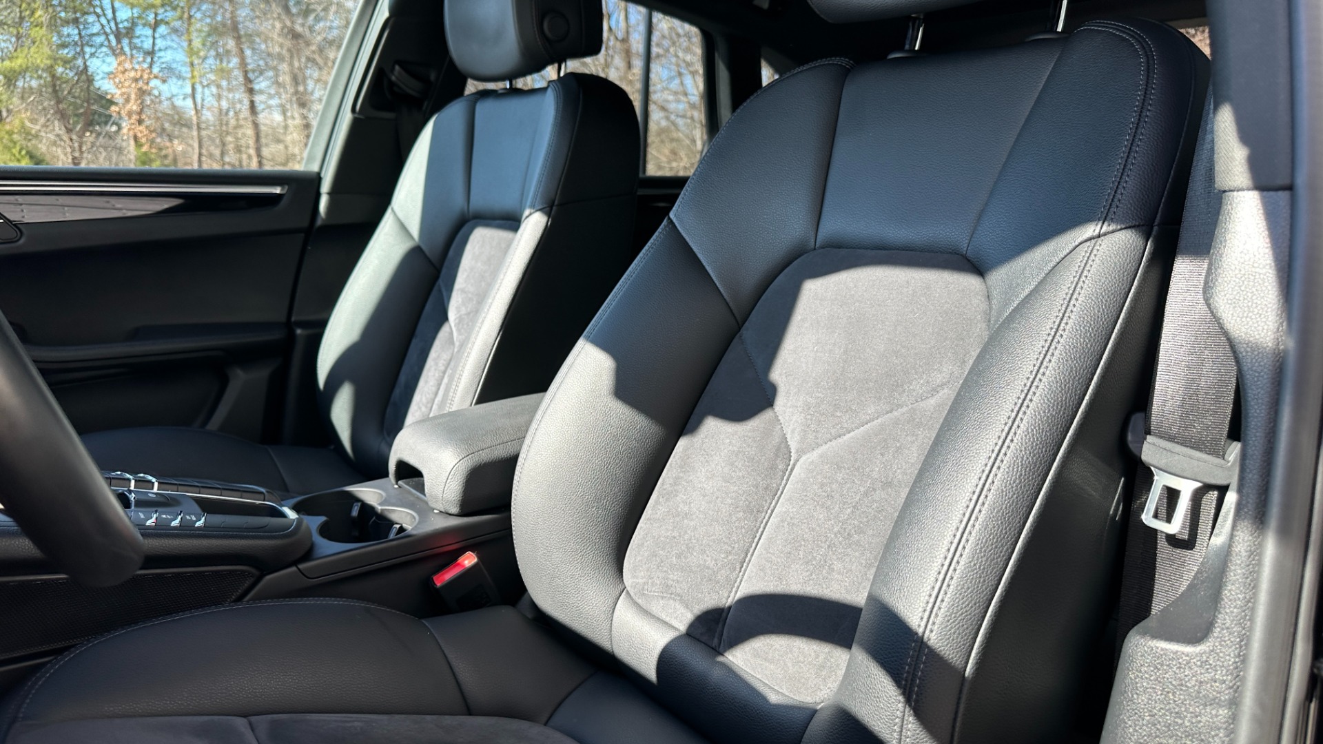 Used 2020 Porsche Macan PREMIUM PACKAGE / GLOSS BLACK TRIM / LANE ASSIST / 18IN MACAN S WHEELS for sale $44,995 at Formula Imports in Charlotte NC 28227 10