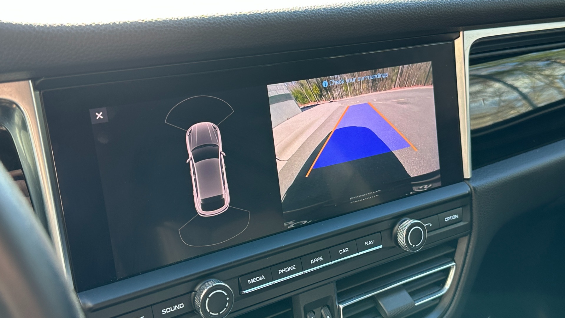 2020 Porsche Macan photo 12