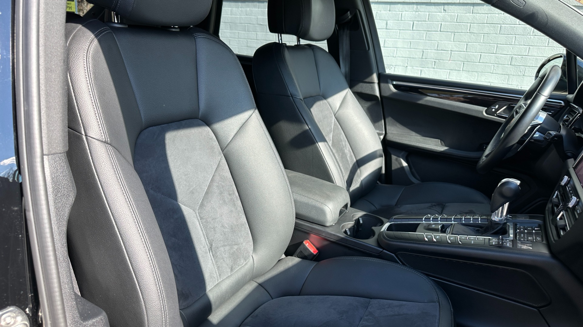 Used 2020 Porsche Macan PREMIUM PACKAGE / GLOSS BLACK TRIM / LANE ASSIST / 18IN MACAN S WHEELS for sale Sold at Formula Imports in Charlotte NC 28227 30