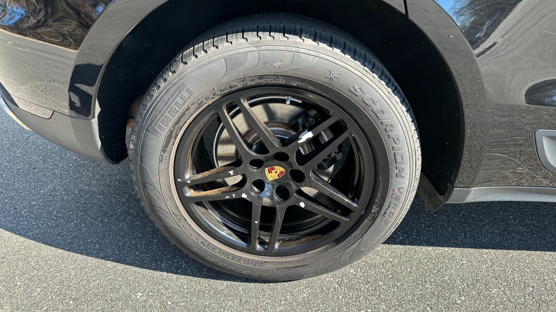 Used 2020 Porsche Macan PREMIUM PACKAGE / GLOSS BLACK TRIM / LANE ASSIST / 18IN MACAN S WHEELS for sale $44,995 at Formula Imports in Charlotte NC 28227 40