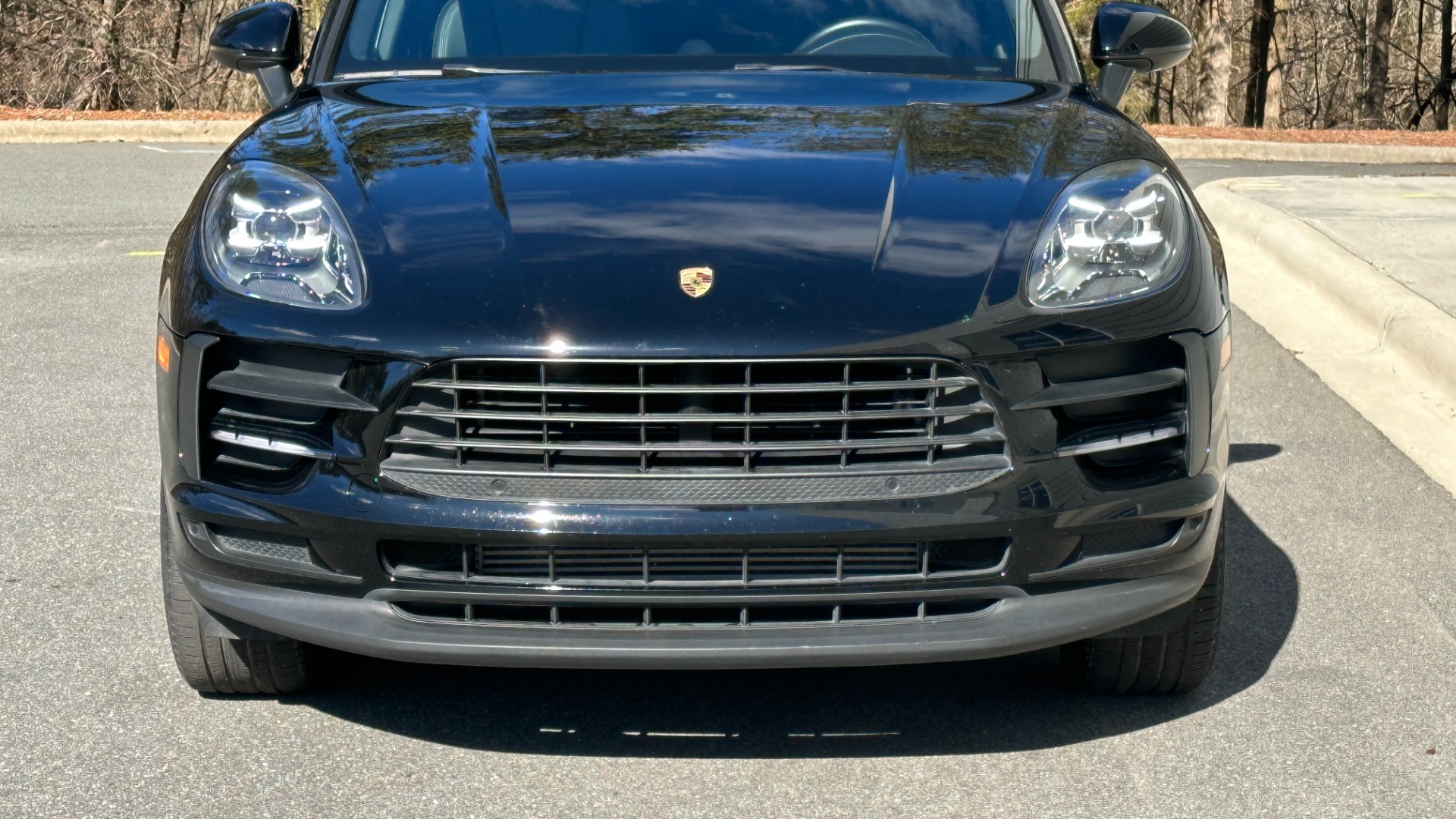 Used 2020 Porsche Macan PREMIUM PACKAGE / GLOSS BLACK TRIM / LANE ASSIST / 18IN MACAN S WHEELS for sale Sold at Formula Imports in Charlotte NC 28227 5
