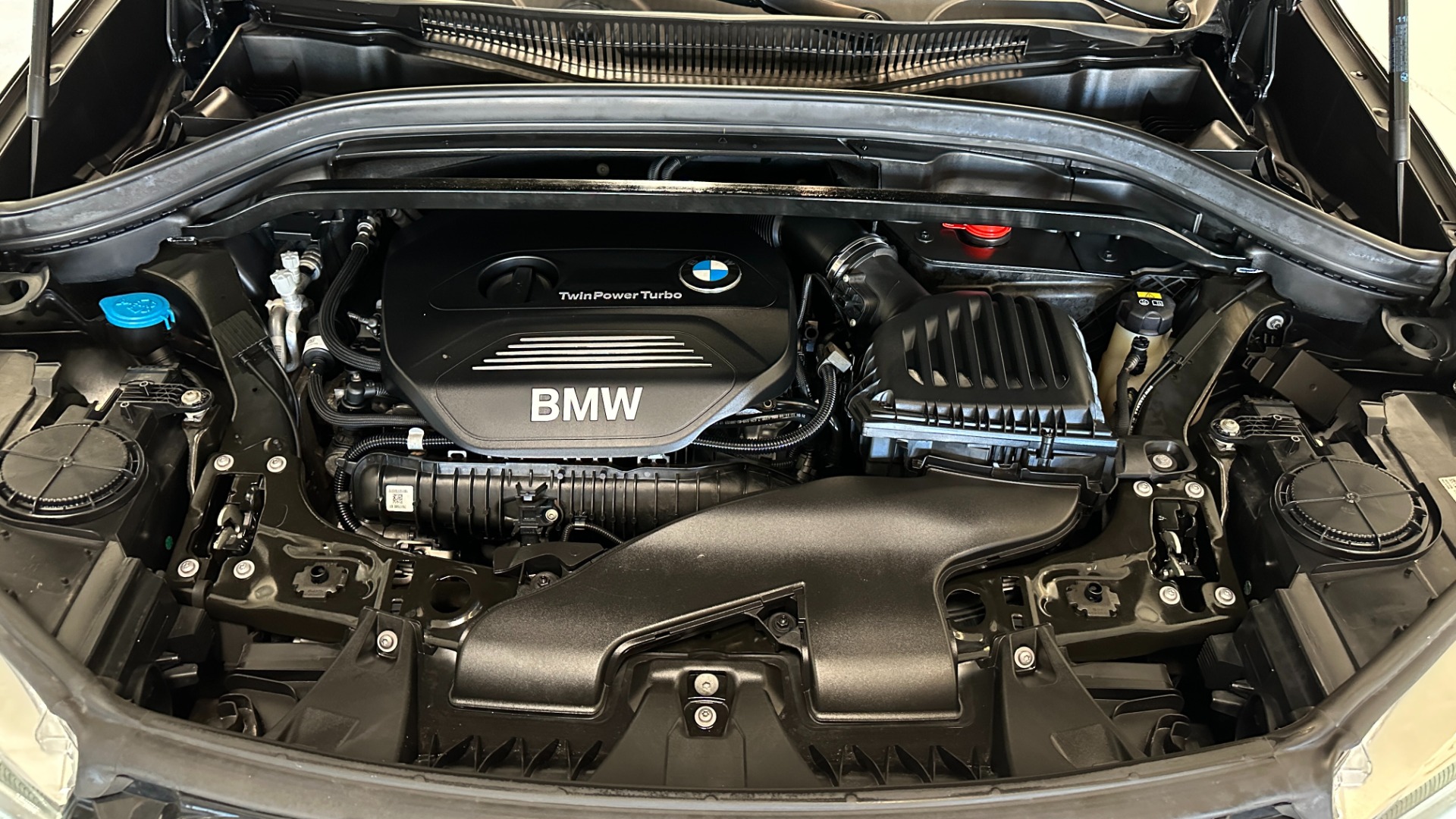 Used 2019 BMW X1 xDrive28i / CONVENEINCE PACKAGE / AMBIENT LIGHTING / PANORAMIC ROOF for sale $28,595 at Formula Imports in Charlotte NC 28227 13
