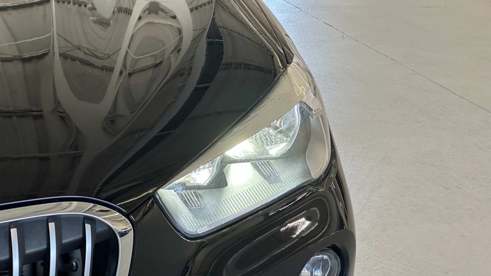 Used 2019 BMW X1 xDrive28i / CONVENEINCE PACKAGE / AMBIENT LIGHTING / PANORAMIC ROOF for sale $28,595 at Formula Imports in Charlotte NC 28227 16