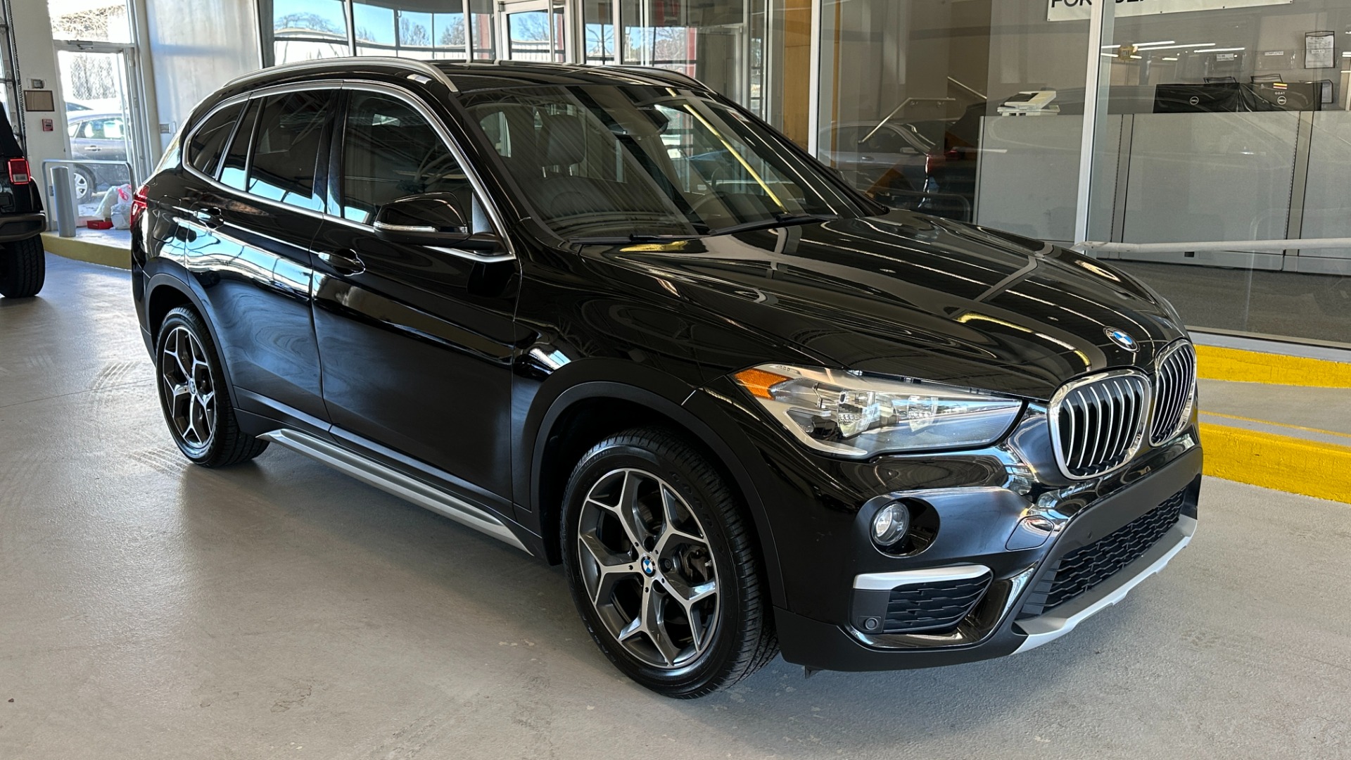 Used 2019 BMW X1 xDrive28i / CONVENEINCE PACKAGE / AMBIENT LIGHTING / PANORAMIC ROOF for sale $28,595 at Formula Imports in Charlotte NC 28227 2