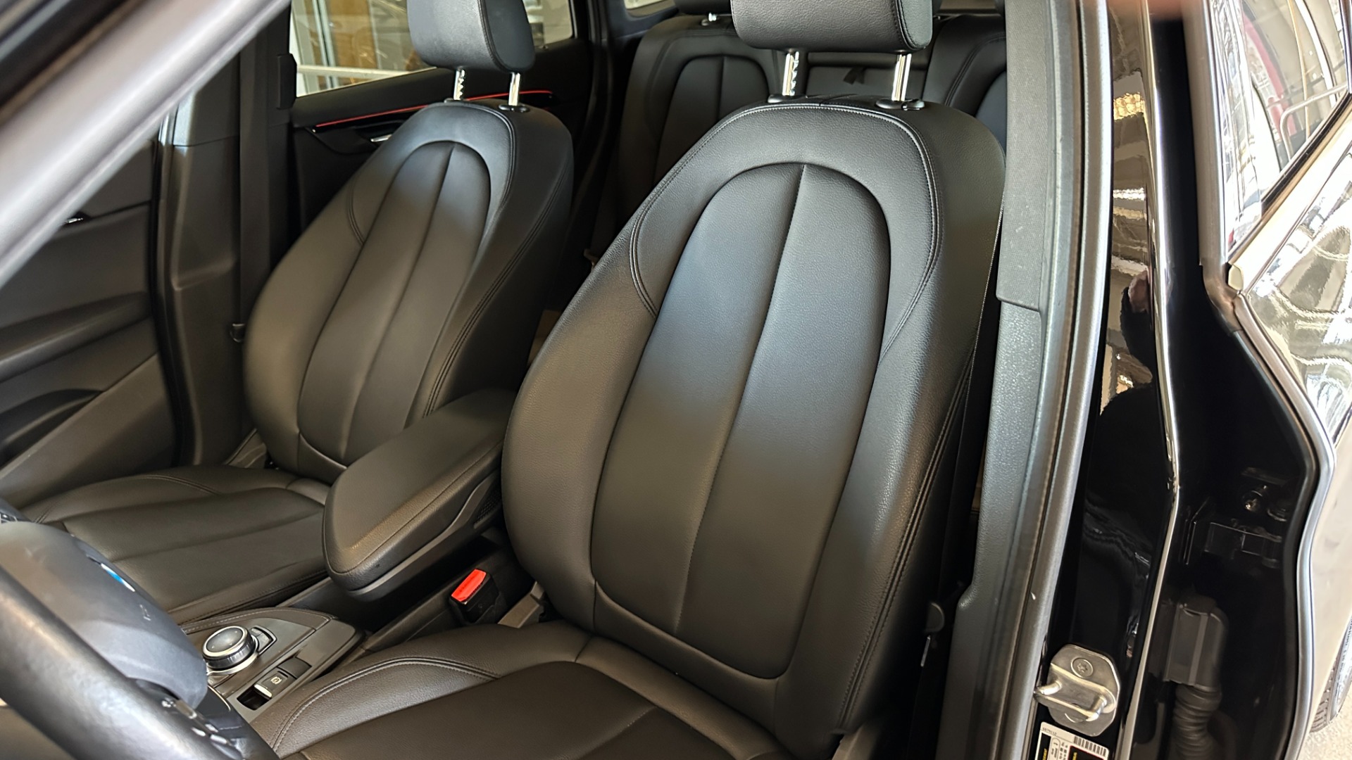 Used 2019 BMW X1 xDrive28i / CONVENEINCE PACKAGE / AMBIENT LIGHTING / PANORAMIC ROOF for sale $28,595 at Formula Imports in Charlotte NC 28227 24