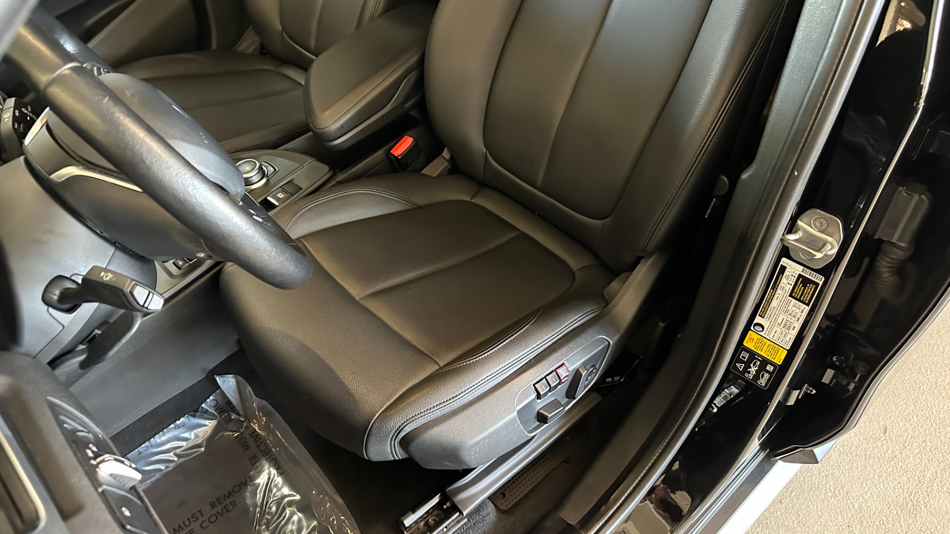 Used 2019 BMW X1 xDrive28i / CONVENIENCE PACKAGE / HEATED STEERING for sale $28,000 at Formula Imports in Charlotte NC 28227 25