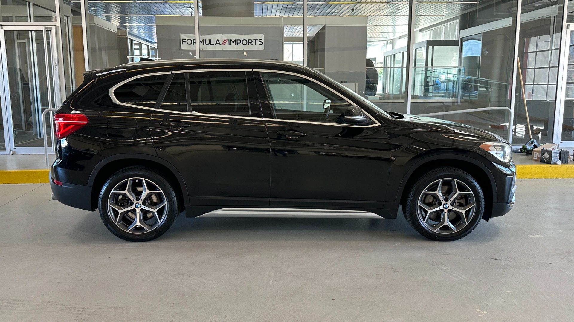 Used 2019 BMW X1 xDrive28i / CONVENEINCE PACKAGE / AMBIENT LIGHTING / PANORAMIC ROOF for sale $28,595 at Formula Imports in Charlotte NC 28227 3