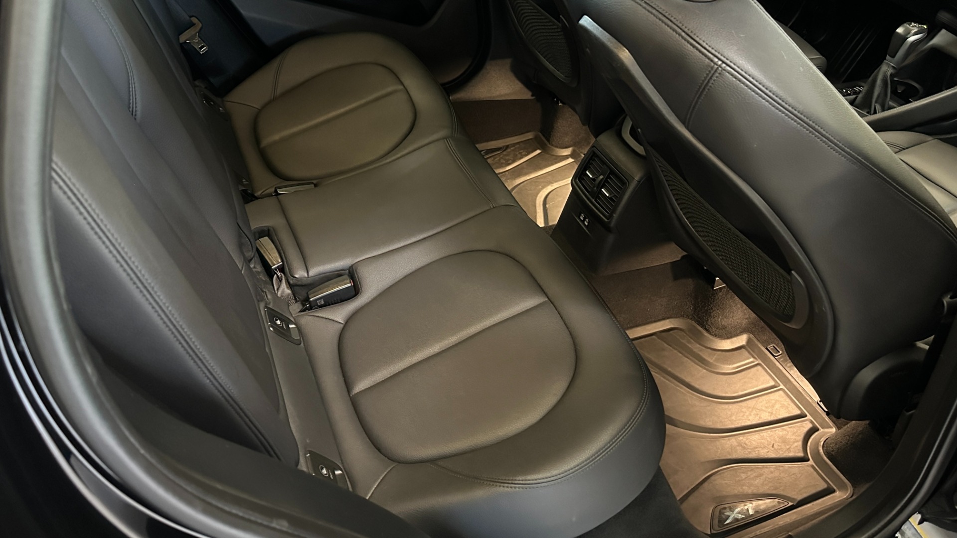 Used 2019 BMW X1 xDrive28i / CONVENIENCE PACKAGE / HEATED STEERING for sale $28,000 at Formula Imports in Charlotte NC 28227 32