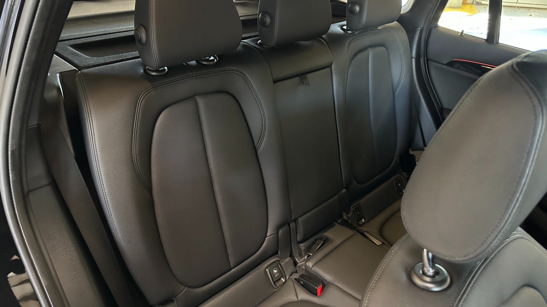 Used 2019 BMW X1 xDrive28i / CONVENIENCE PACKAGE / HEATED STEERING for sale $28,000 at Formula Imports in Charlotte NC 28227 33