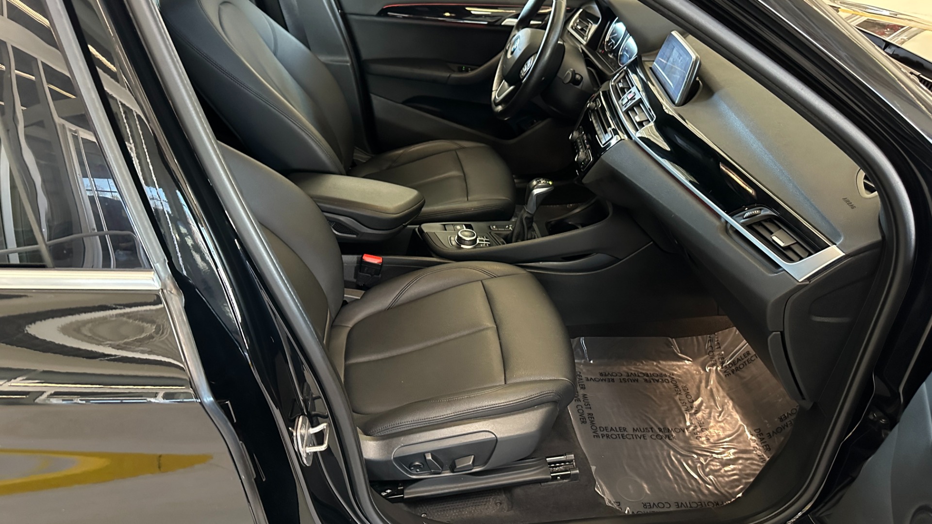 Used 2019 BMW X1 xDrive28i / CONVENEINCE PACKAGE / AMBIENT LIGHTING / PANORAMIC ROOF for sale $28,595 at Formula Imports in Charlotte NC 28227 36