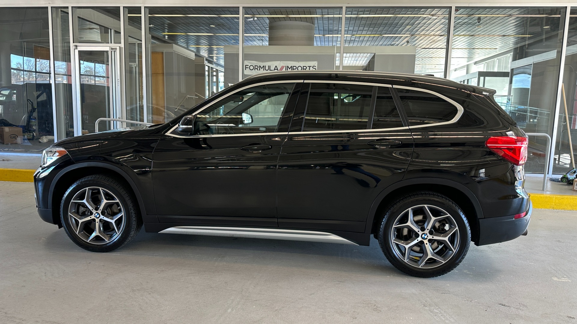 Used 2019 BMW X1 xDrive28i / CONVENIENCE PACKAGE / HEATED STEERING for sale $28,000 at Formula Imports in Charlotte NC 28227 6