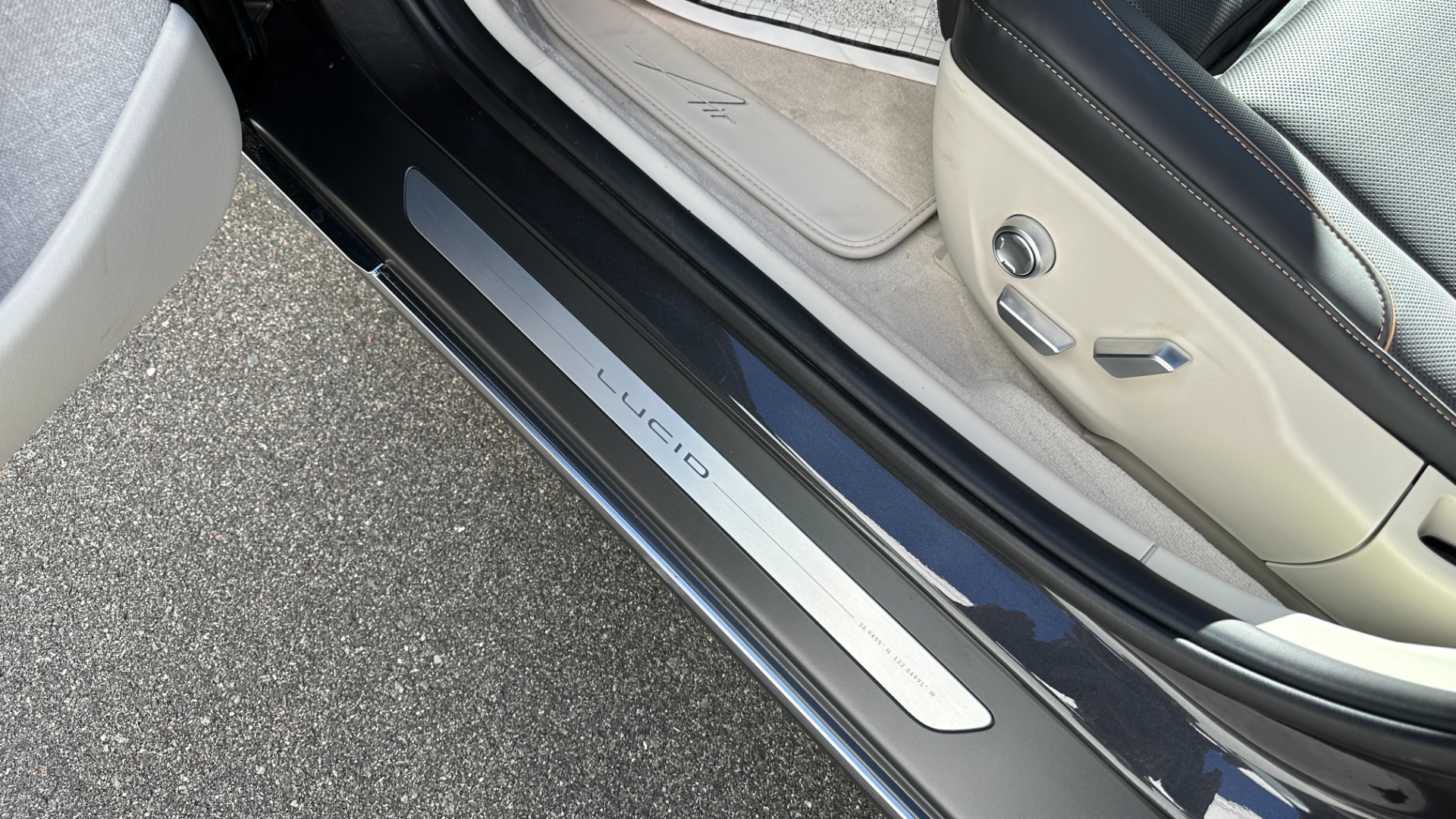 Used 2023 Lucid Air TOURING / DREAM DRIVE PRO / HIGHWAY ASSIST / SURREAL SOUND / GLASS CANOP for sale Sold at Formula Imports in Charlotte NC 28227 11
