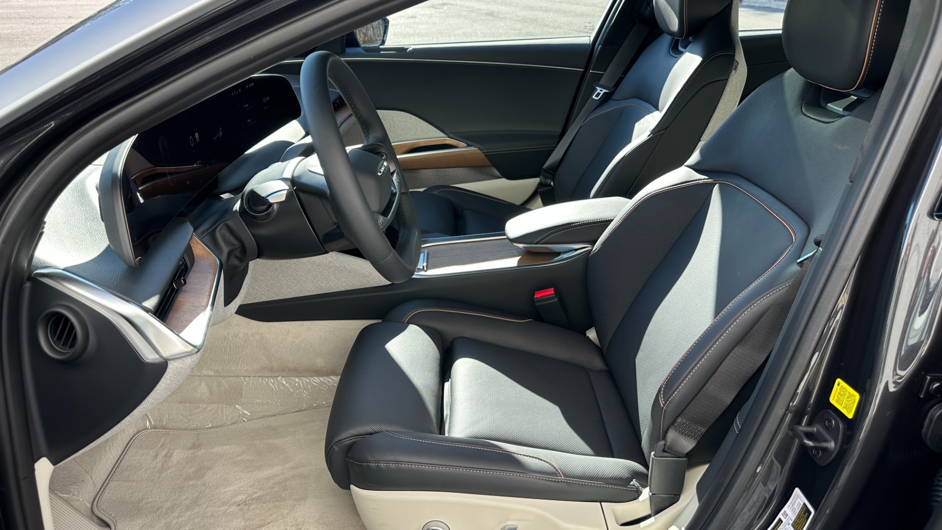 Used 2023 Lucid Air TOURING / DREAM DRIVE PRO / HIGHWAY ASSIST / SURREAL SOUND / GLASS CANOP for sale Sold at Formula Imports in Charlotte NC 28227 13