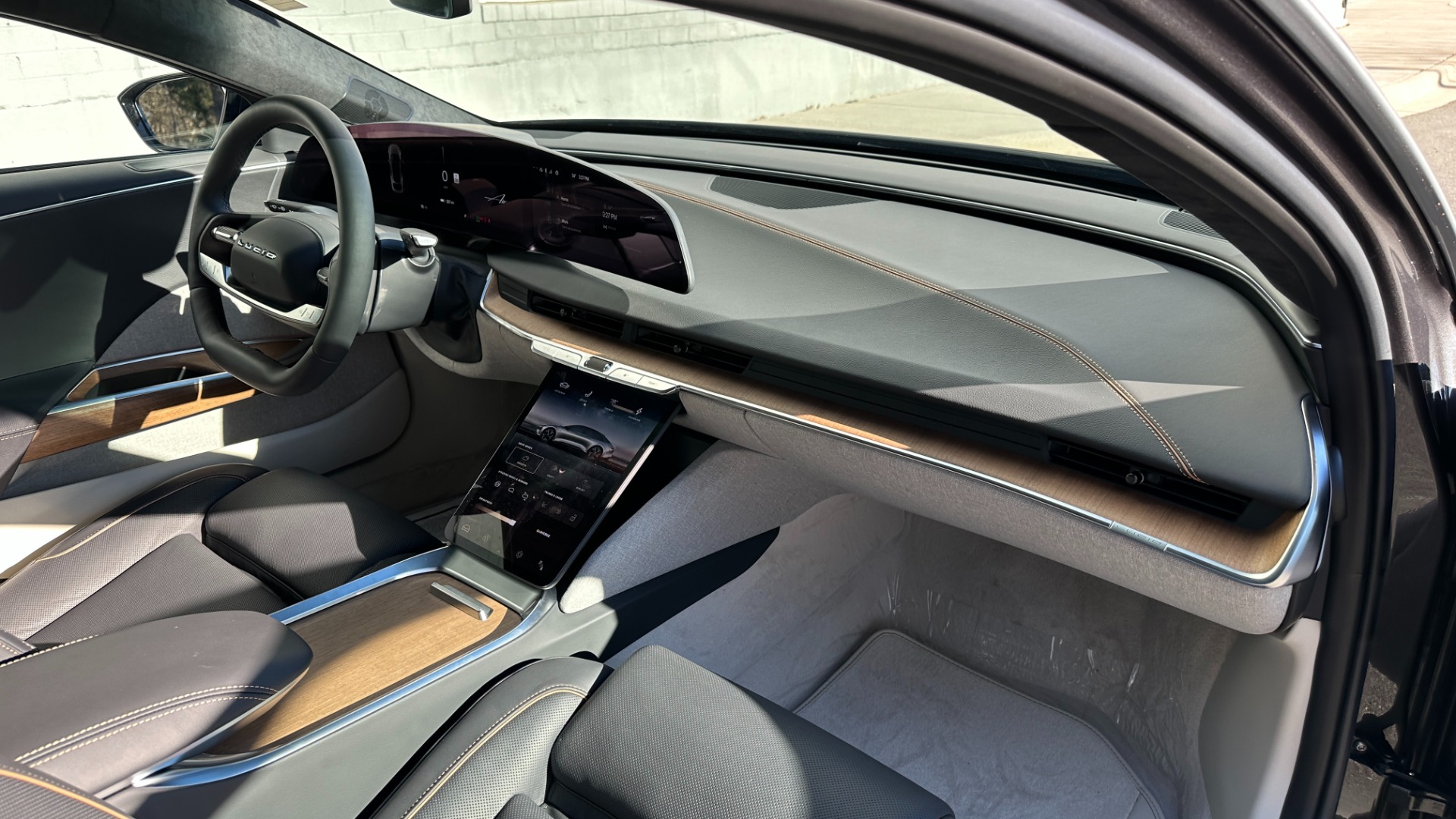 Used 2023 Lucid Air TOURING / DREAM DRIVE PRO / HIGHWAY ASSIST / SURREAL SOUND / GLASS CANOP for sale Sold at Formula Imports in Charlotte NC 28227 29