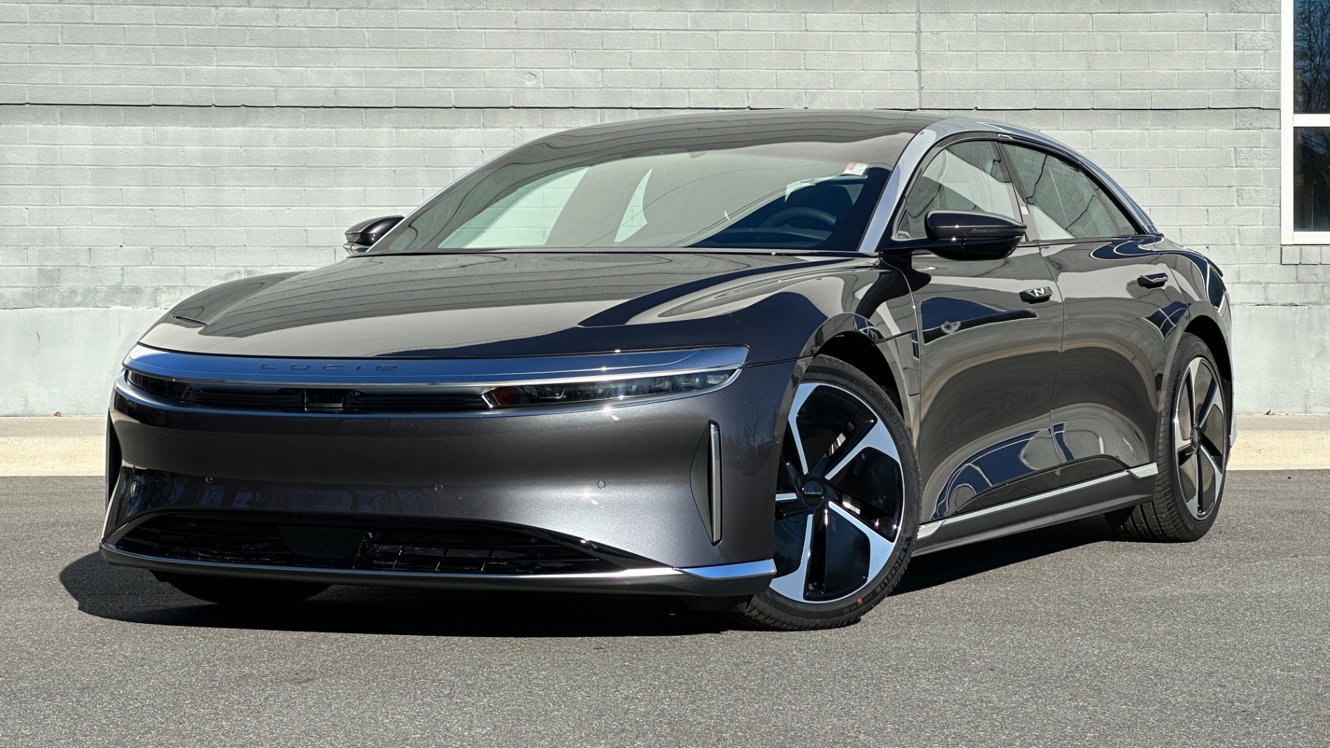 Used 2023 Lucid Air TOURING / DREAM DRIVE PRO / HIGHWAY ASSIST / SURREAL SOUND / GLASS CANOP for sale $85,000 at Formula Imports in Charlotte NC 28227 1