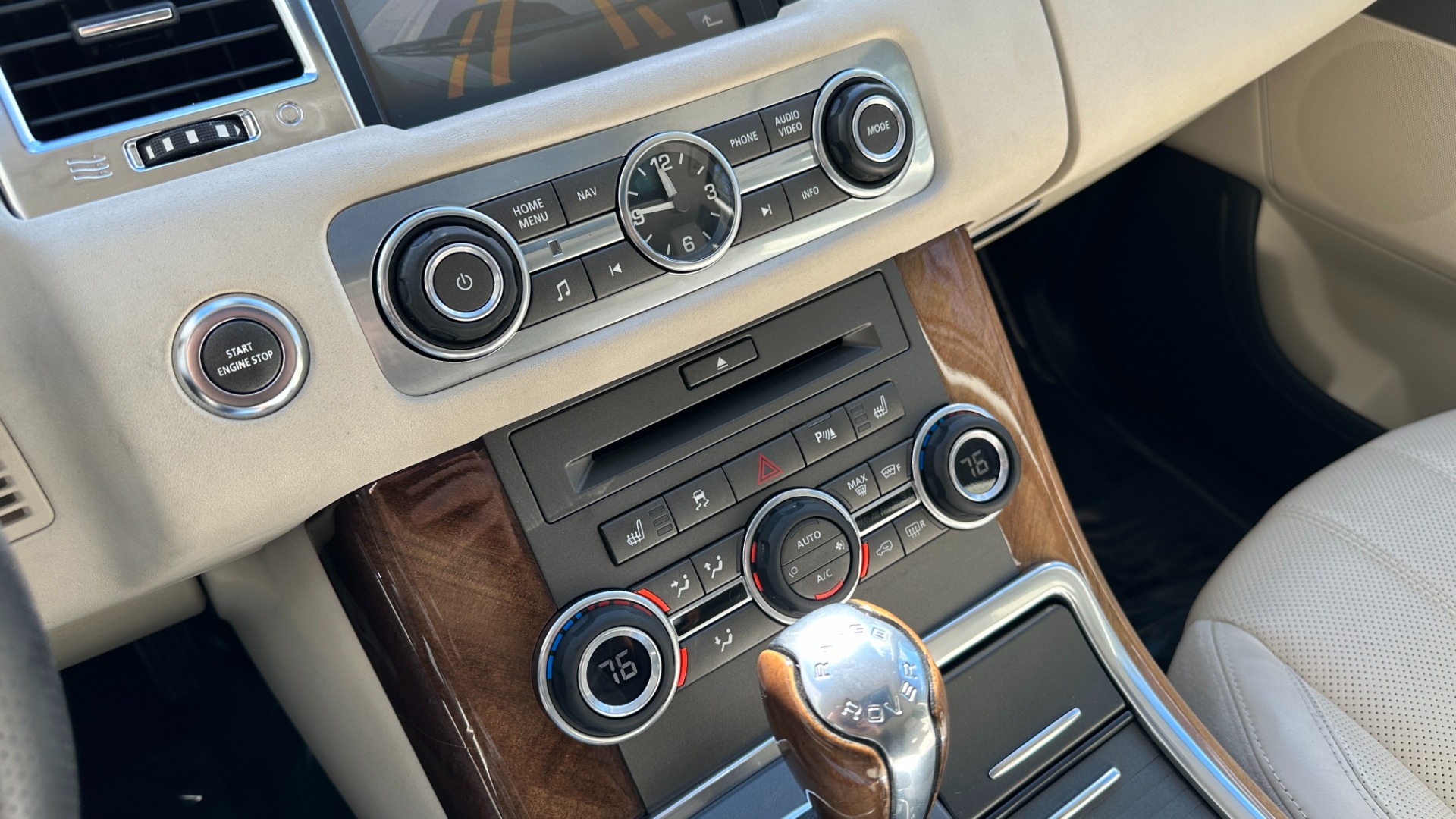 Used 2010 Land Rover Range Rover Sport HSE LUX / EXTENDED LEATHER / LUXURY INTERIOR PKG / REAR ENTERTAINMENT for sale Sold at Formula Imports in Charlotte NC 28227 20