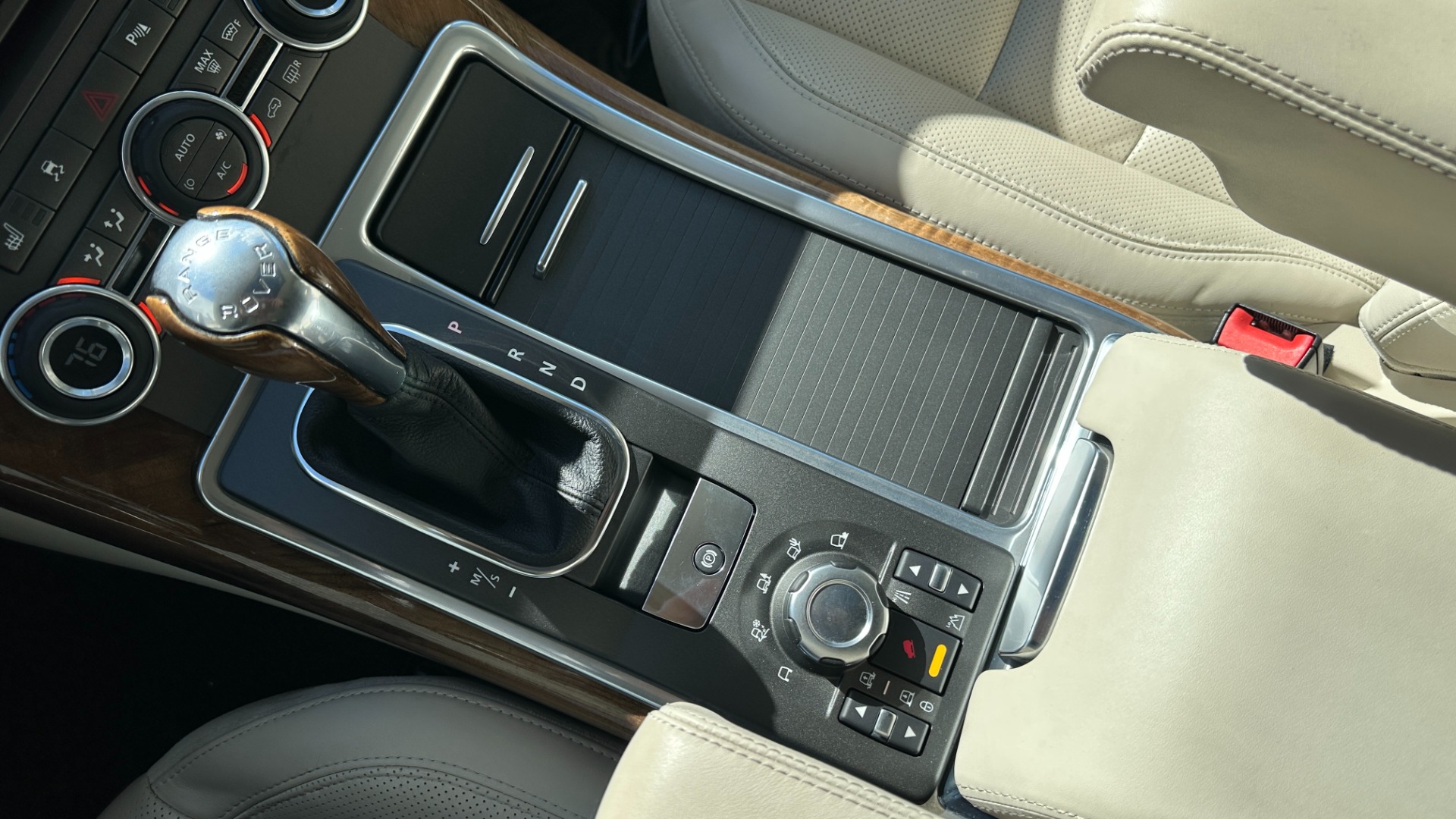 Used 2010 Land Rover Range Rover Sport HSE LUX / EXTENDED LEATHER / LUXURY INTERIOR PKG / REAR ENTERTAINMENT for sale Sold at Formula Imports in Charlotte NC 28227 21