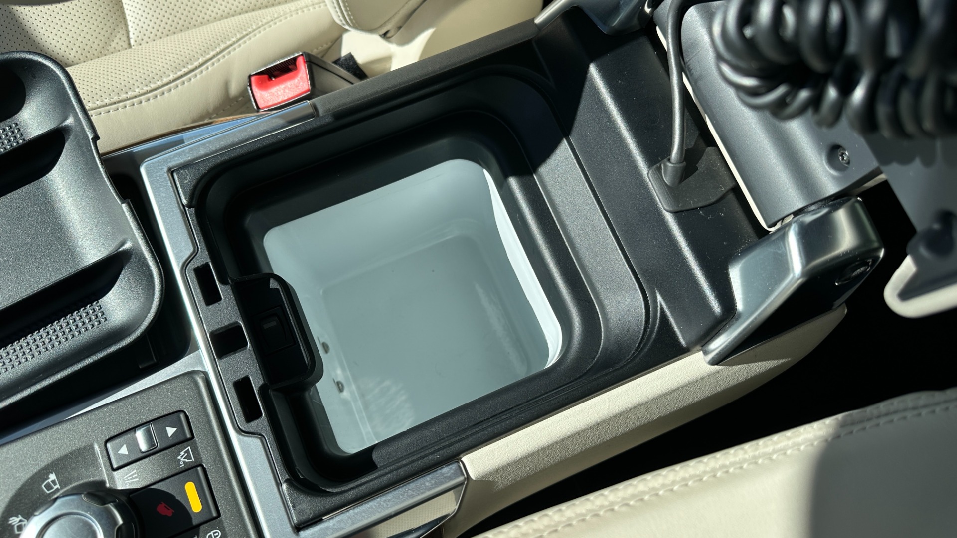 Used 2010 Land Rover Range Rover Sport HSE LUX / EXTENDED LEATHER / LUXURY INTERIOR PKG / REAR ENTERTAINMENT for sale Sold at Formula Imports in Charlotte NC 28227 22