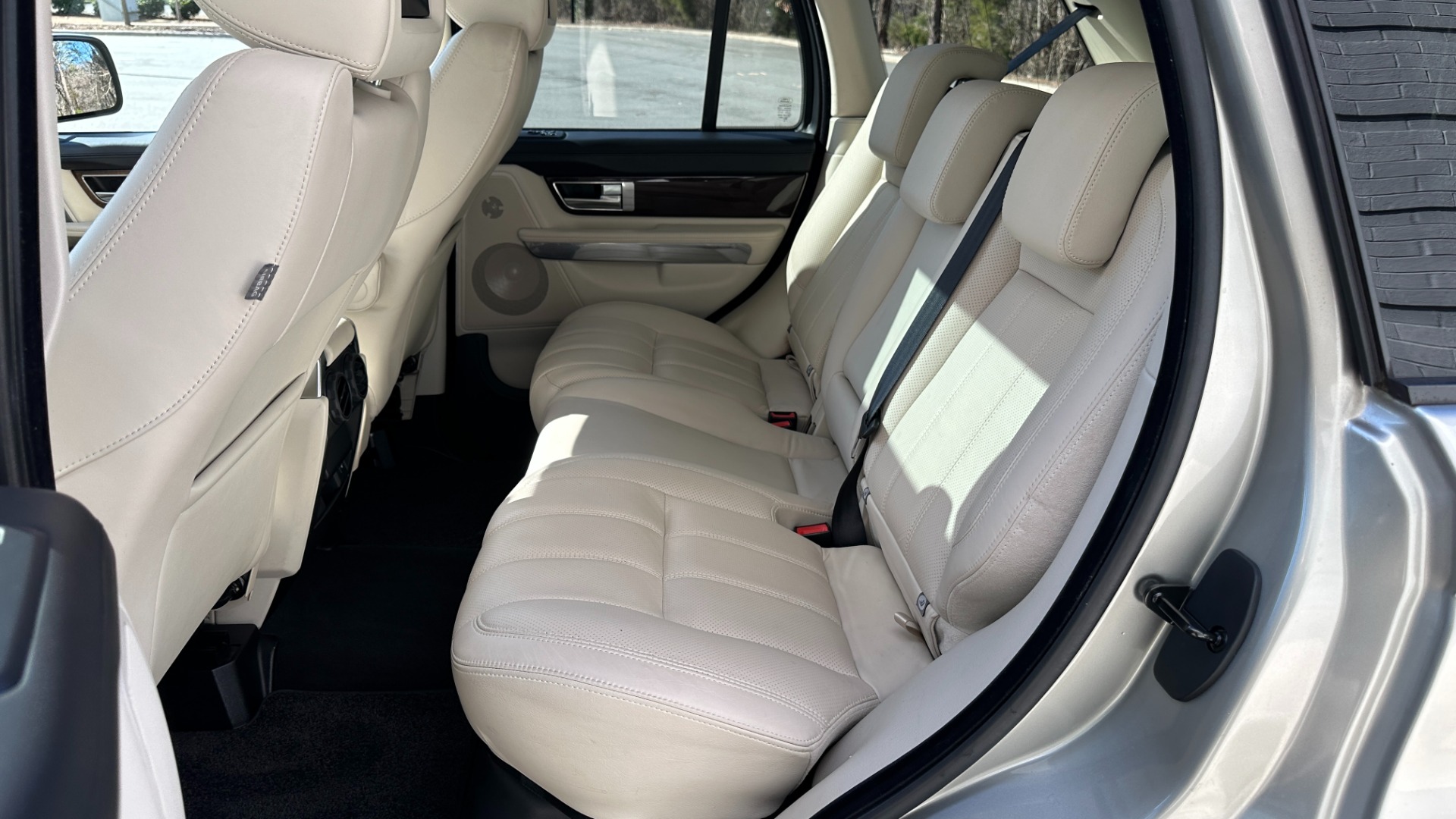 Used 2010 Land Rover Range Rover Sport HSE LUX / EXTENDED LEATHER / LUXURY INTERIOR PKG / REAR ENTERTAINMENT for sale Sold at Formula Imports in Charlotte NC 28227 26