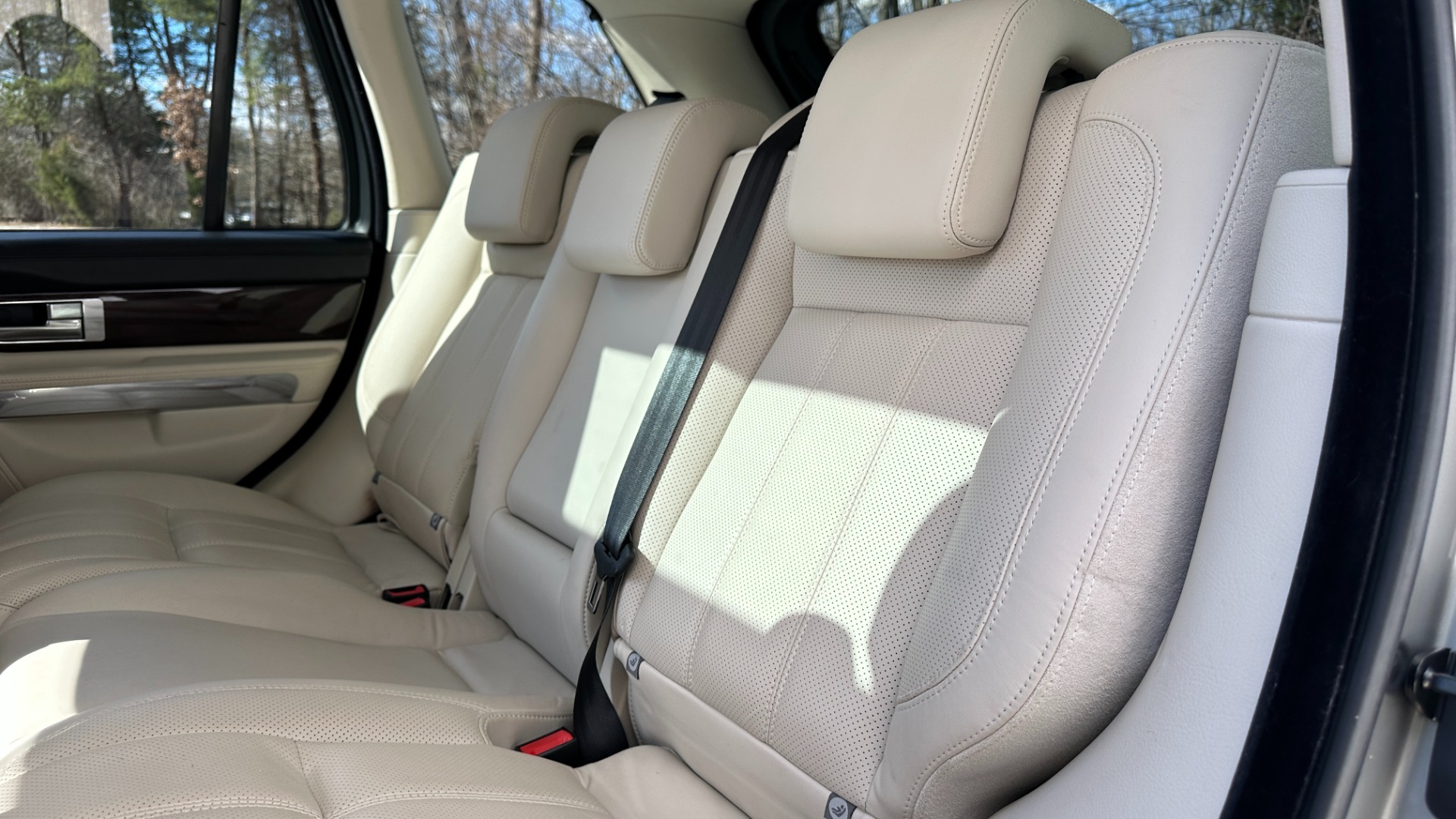 Used 2010 Land Rover Range Rover Sport HSE LUX / EXTENDED LEATHER / LUXURY INTERIOR PKG / REAR ENTERTAINMENT for sale Sold at Formula Imports in Charlotte NC 28227 27