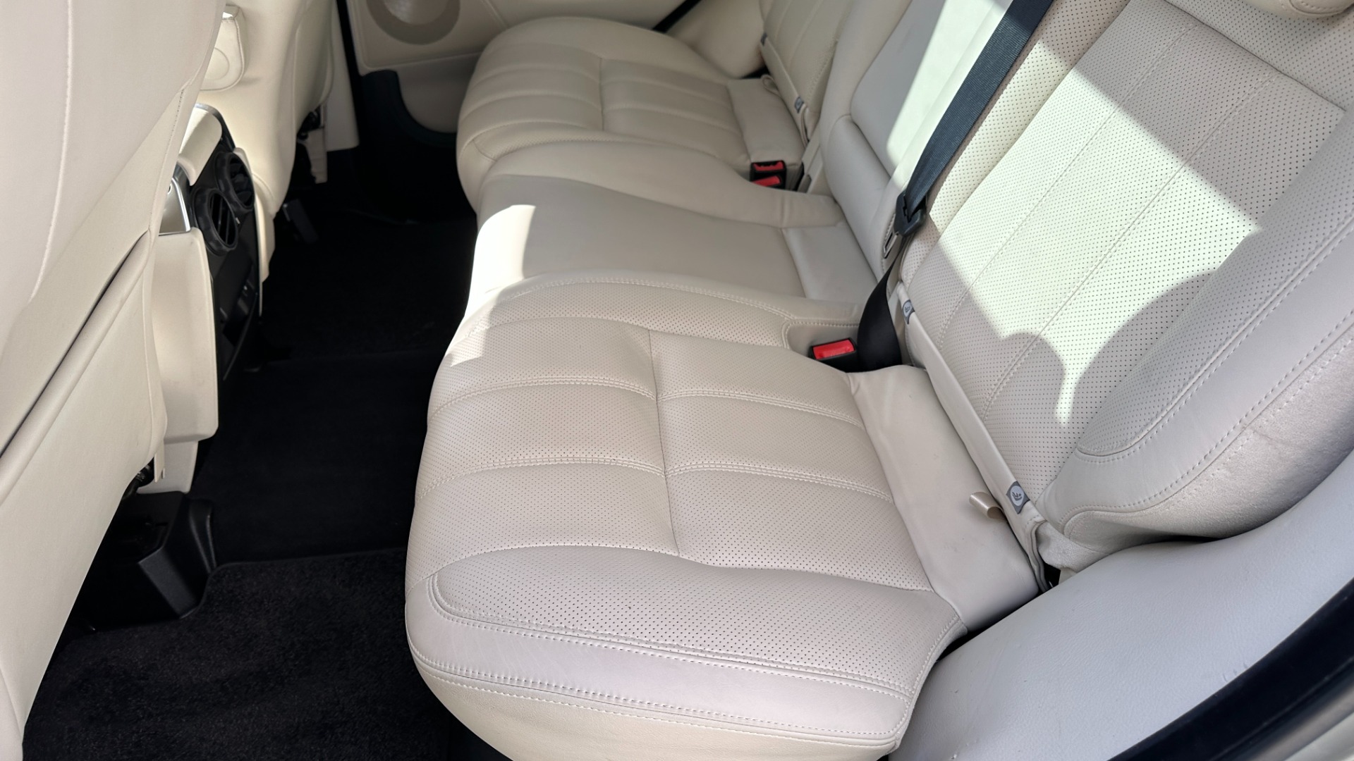 Used 2010 Land Rover Range Rover Sport HSE LUX / EXTENDED LEATHER / LUXURY INTERIOR PKG / REAR ENTERTAINMENT for sale Sold at Formula Imports in Charlotte NC 28227 28