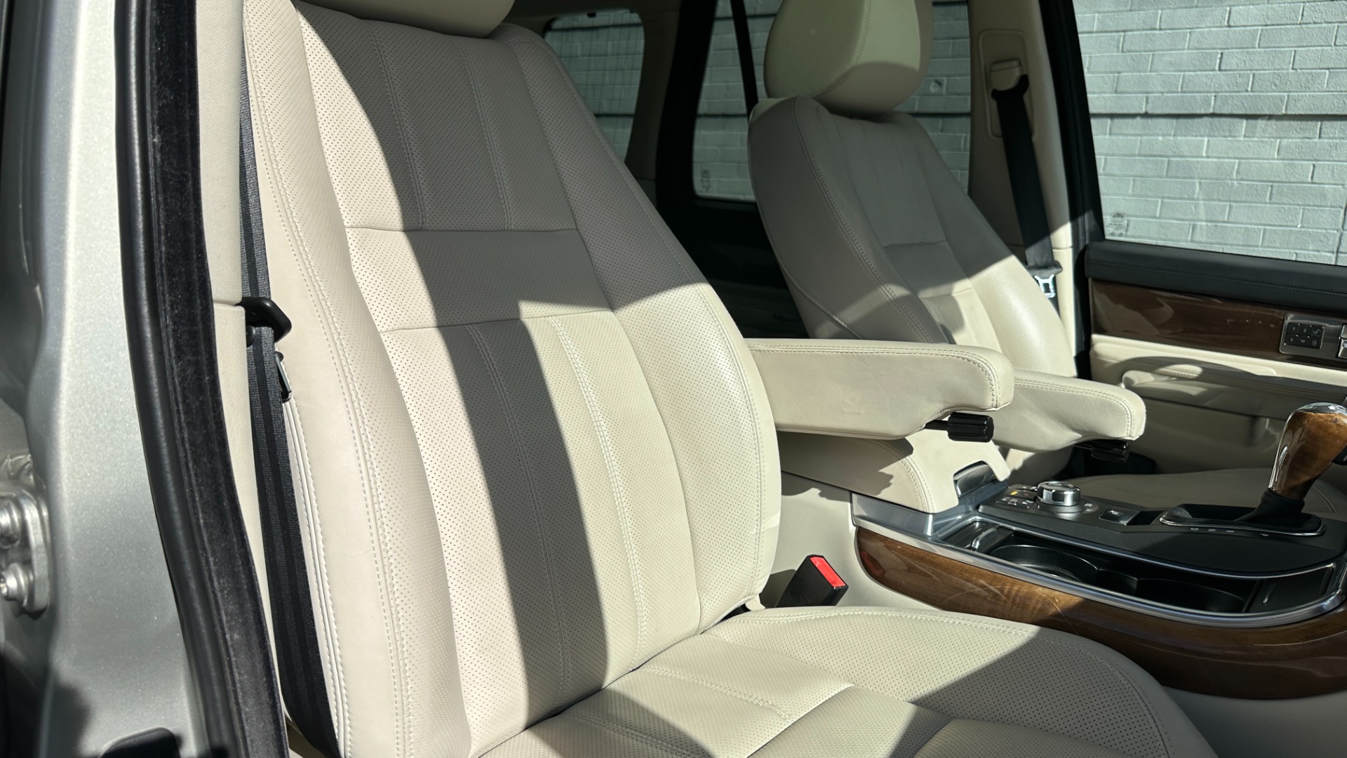 Used 2010 Land Rover Range Rover Sport HSE LUX / EXTENDED LEATHER / LUXURY INTERIOR PKG / REAR ENTERTAINMENT for sale Sold at Formula Imports in Charlotte NC 28227 40