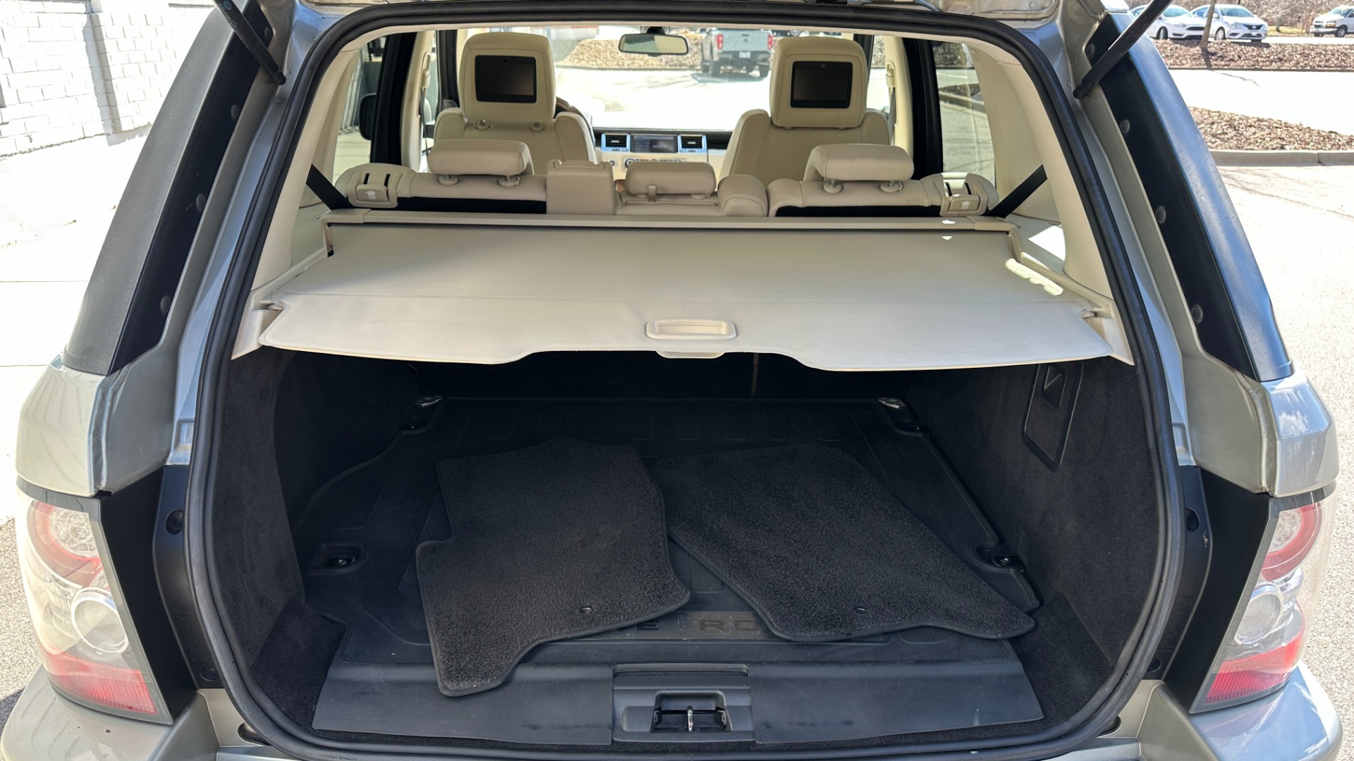 Used 2010 Land Rover Range Rover Sport HSE LUX / EXTENDED LEATHER / LUXURY INTERIOR PKG / REAR ENTERTAINMENT for sale Sold at Formula Imports in Charlotte NC 28227 45