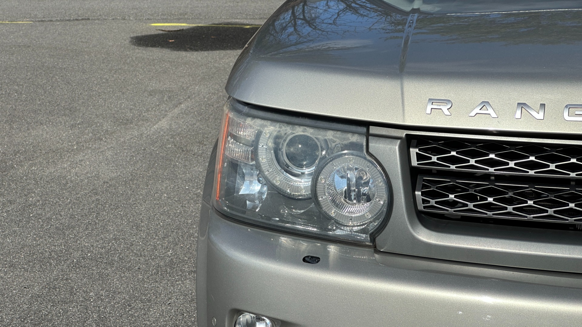 Used 2010 Land Rover Range Rover Sport HSE LUX / EXTENDED LEATHER / LUXURY INTERIOR PKG / REAR ENTERTAINMENT for sale Sold at Formula Imports in Charlotte NC 28227 48