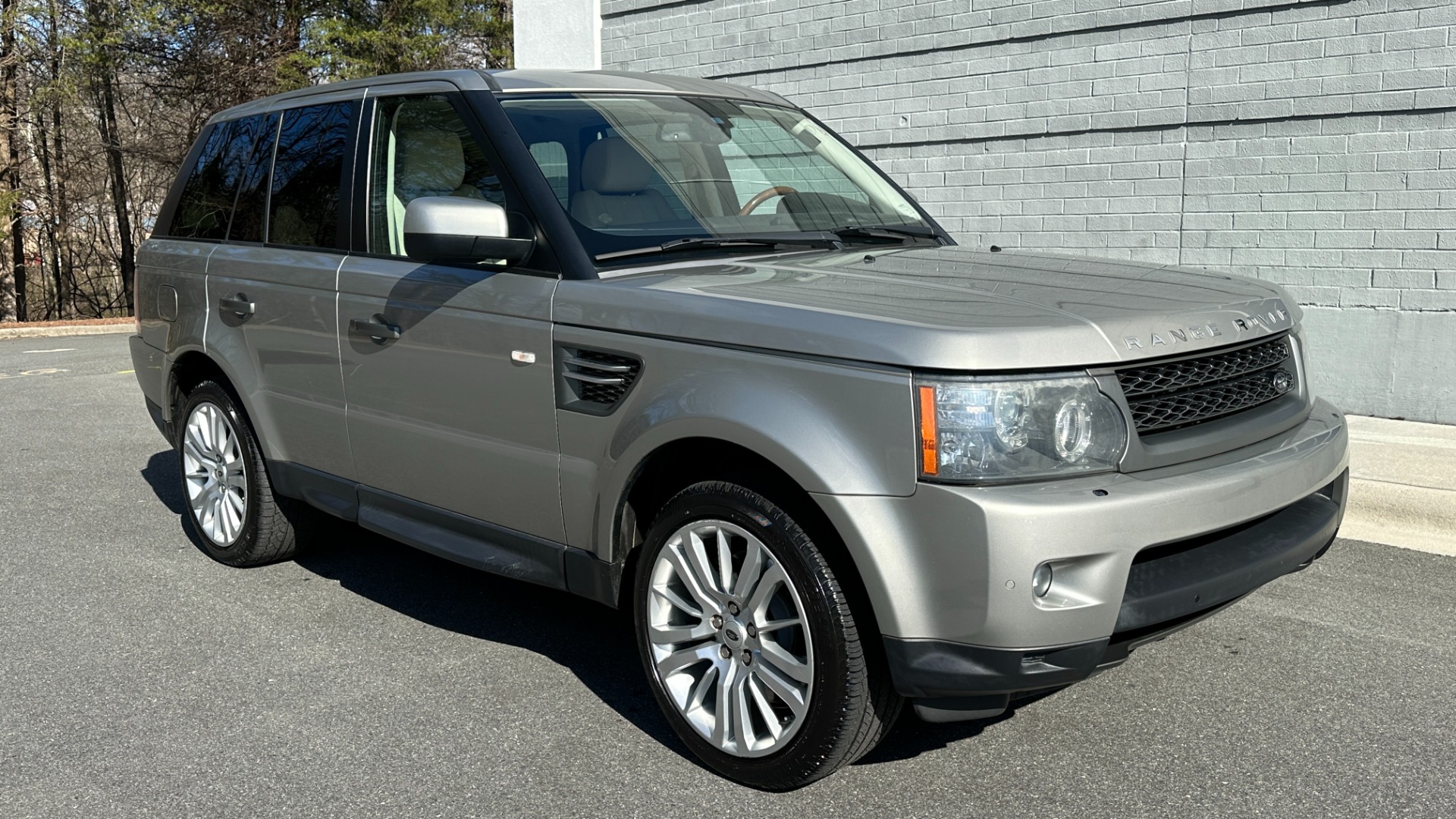 Used 2010 Land Rover Range Rover Sport HSE LUX / EXTENDED LEATHER / LUXURY INTERIOR PKG / REAR ENTERTAINMENT for sale Sold at Formula Imports in Charlotte NC 28227 5