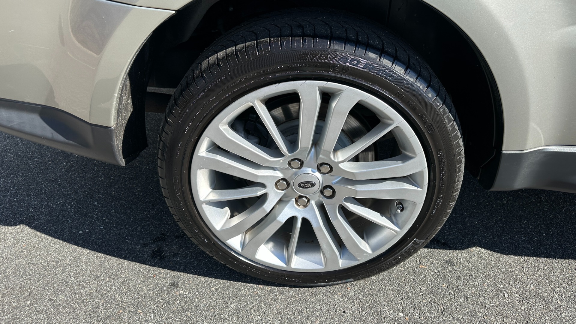 Used 2010 Land Rover Range Rover Sport HSE LUX / EXTENDED LEATHER / LUXURY INTERIOR PKG / REAR ENTERTAINMENT for sale Sold at Formula Imports in Charlotte NC 28227 51