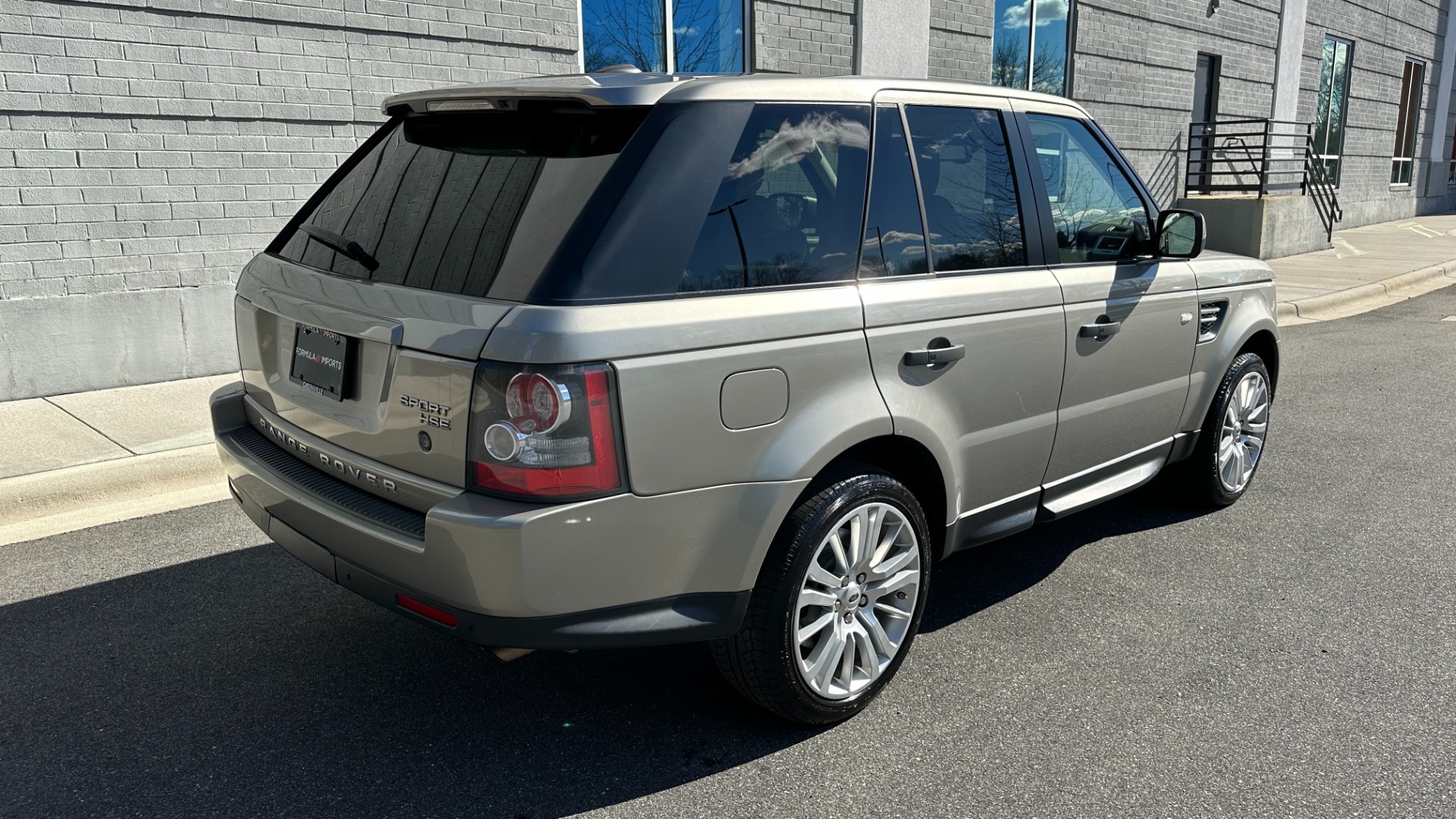 Used 2010 Land Rover Range Rover Sport HSE LUX / EXTENDED LEATHER / LUXURY INTERIOR PKG / REAR ENTERTAINMENT for sale $14,995 at Formula Imports in Charlotte NC 28227 6