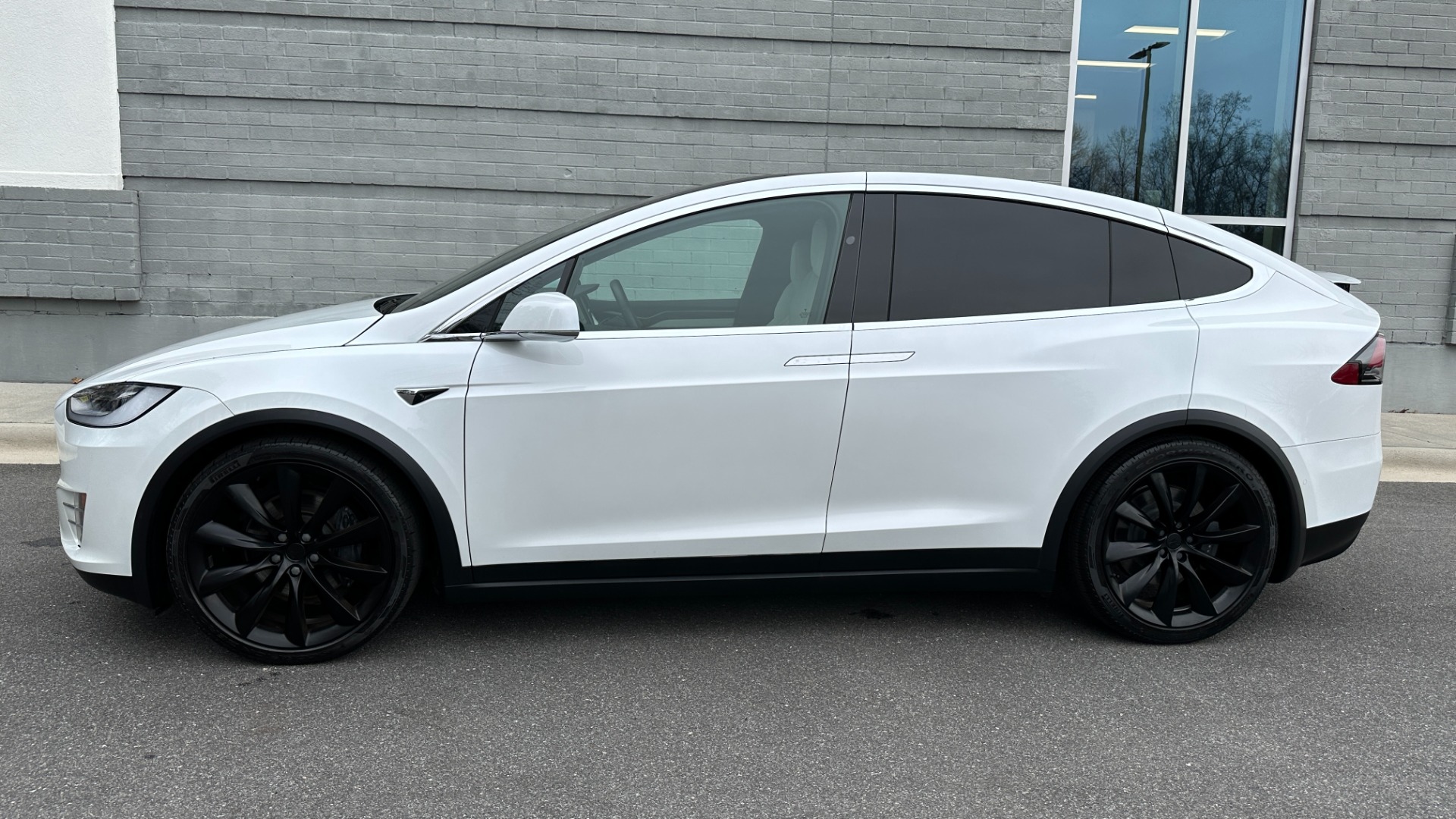 Used 2020 Tesla Model X LONG RANGE / AUTOPILOT / AWD / 3 ROW / PREMIUM CONNECTIVITY for sale Sold at Formula Imports in Charlotte NC 28227 3