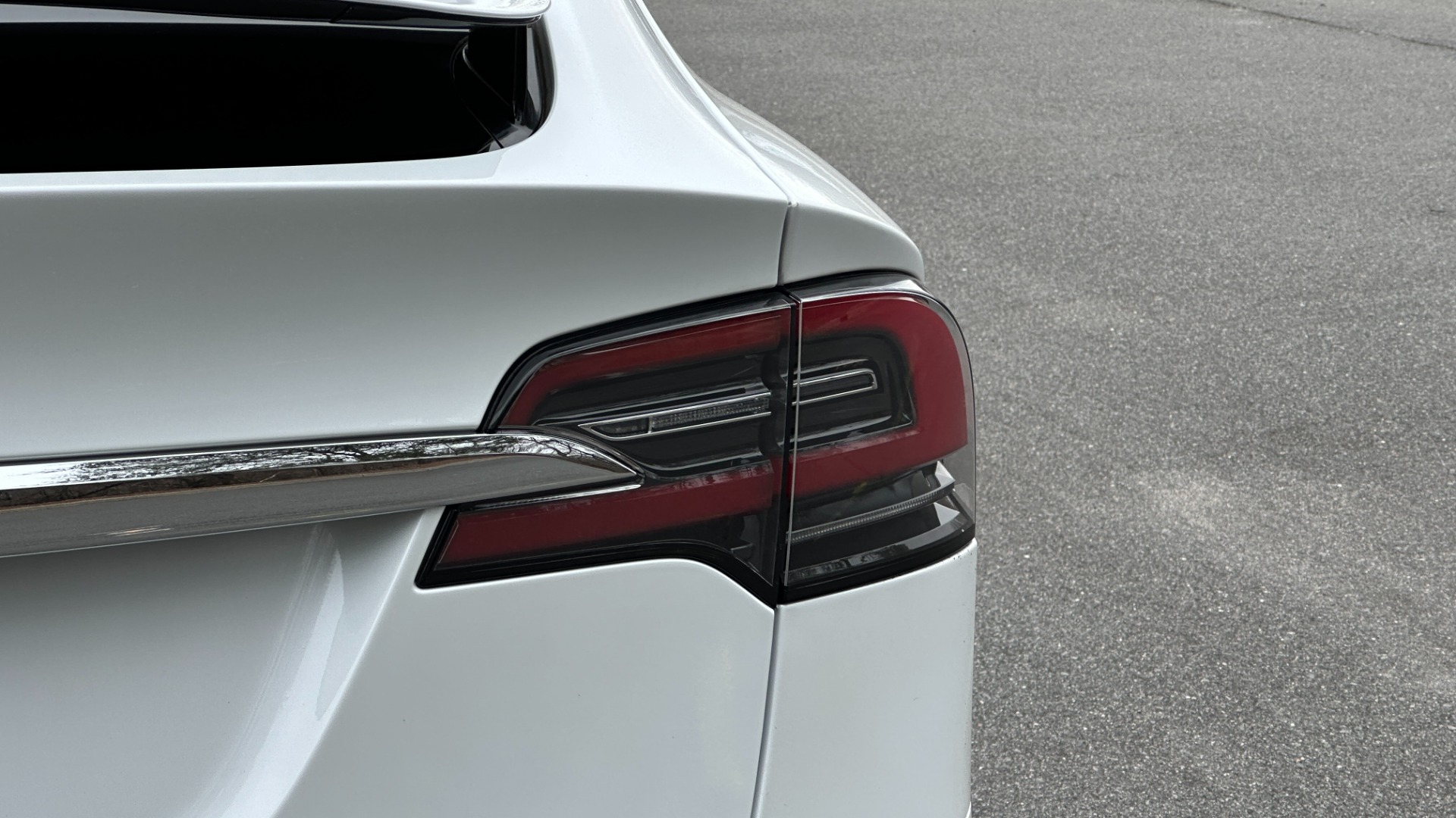 Used 2020 Tesla Model X LONG RANGE / AUTOPILOT / AWD / 3 ROW / PREMIUM CONNECTIVITY for sale Sold at Formula Imports in Charlotte NC 28227 39