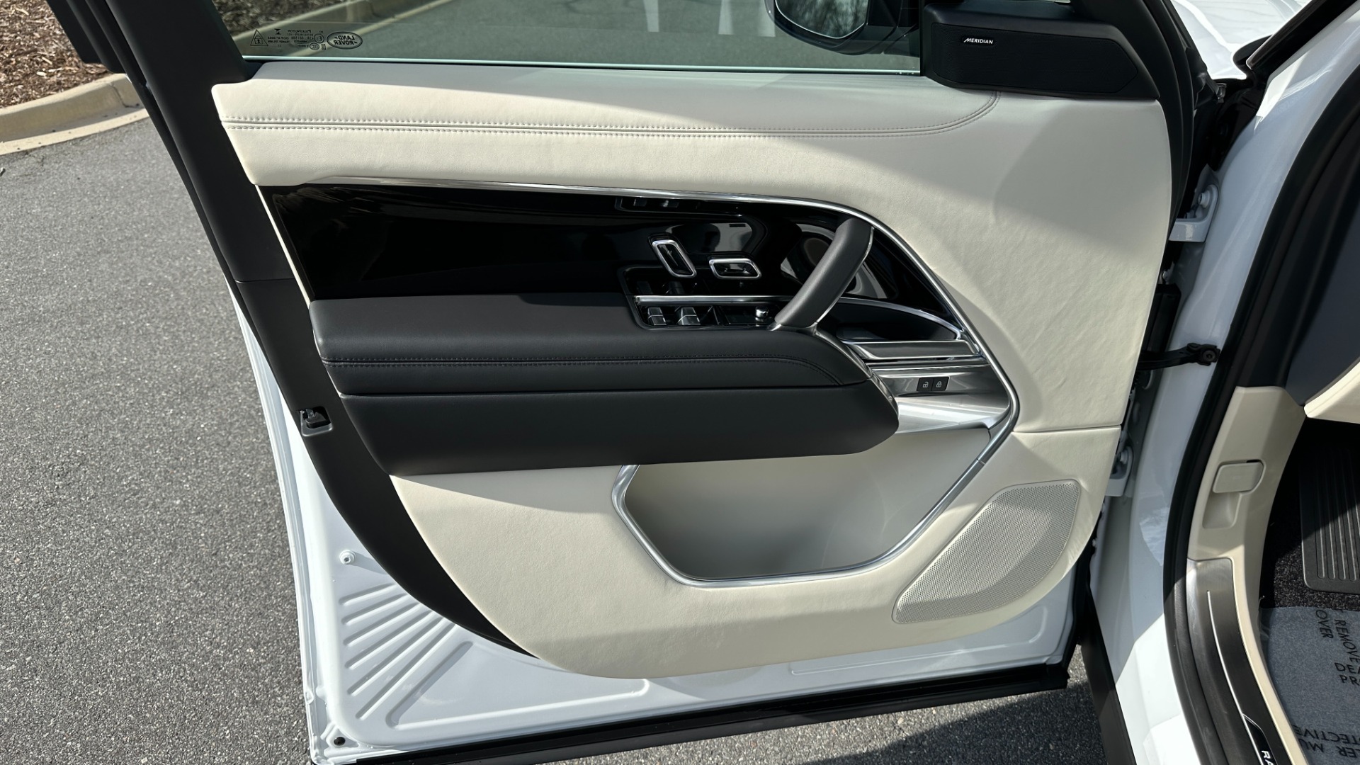 Used 2023 Land Rover Range Rover P530 SE / 20 WAY SEATING / WINDSOR LEATHER / TECH PKG / PREMIUM PKG / CLIMA for sale Sold at Formula Imports in Charlotte NC 28227 10