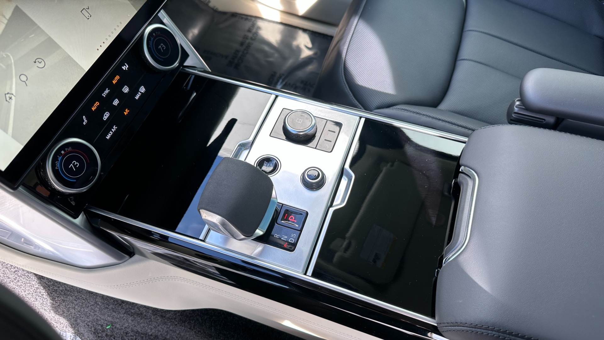 Used 2023 Land Rover Range Rover P530 SE / 20 WAY SEATING / WINDSOR LEATHER / TECH PKG / PREMIUM PKG / CLIMA for sale Sold at Formula Imports in Charlotte NC 28227 19