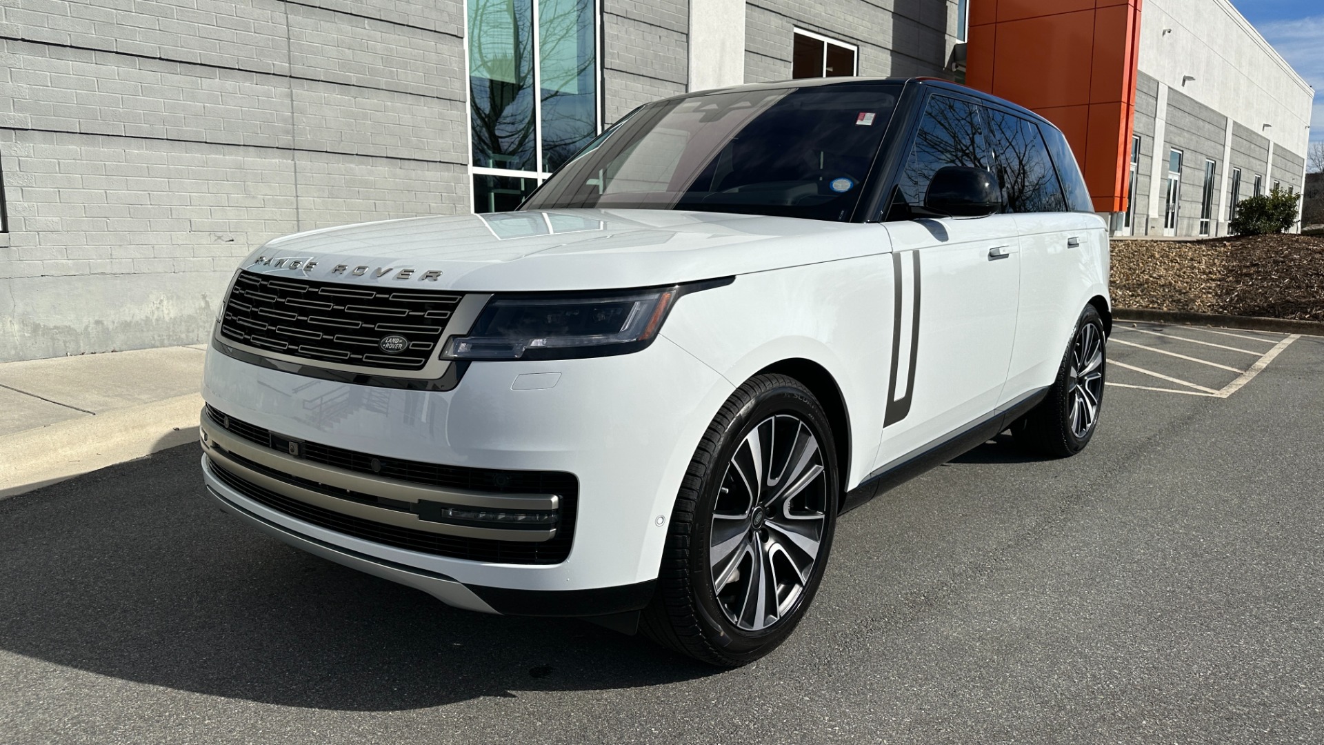 Used 2023 Land Rover Range Rover P530 SE / 20 WAY SEATING / WINDSOR LEATHER / TECH PKG / PREMIUM PKG / CLIMA for sale Sold at Formula Imports in Charlotte NC 28227 2