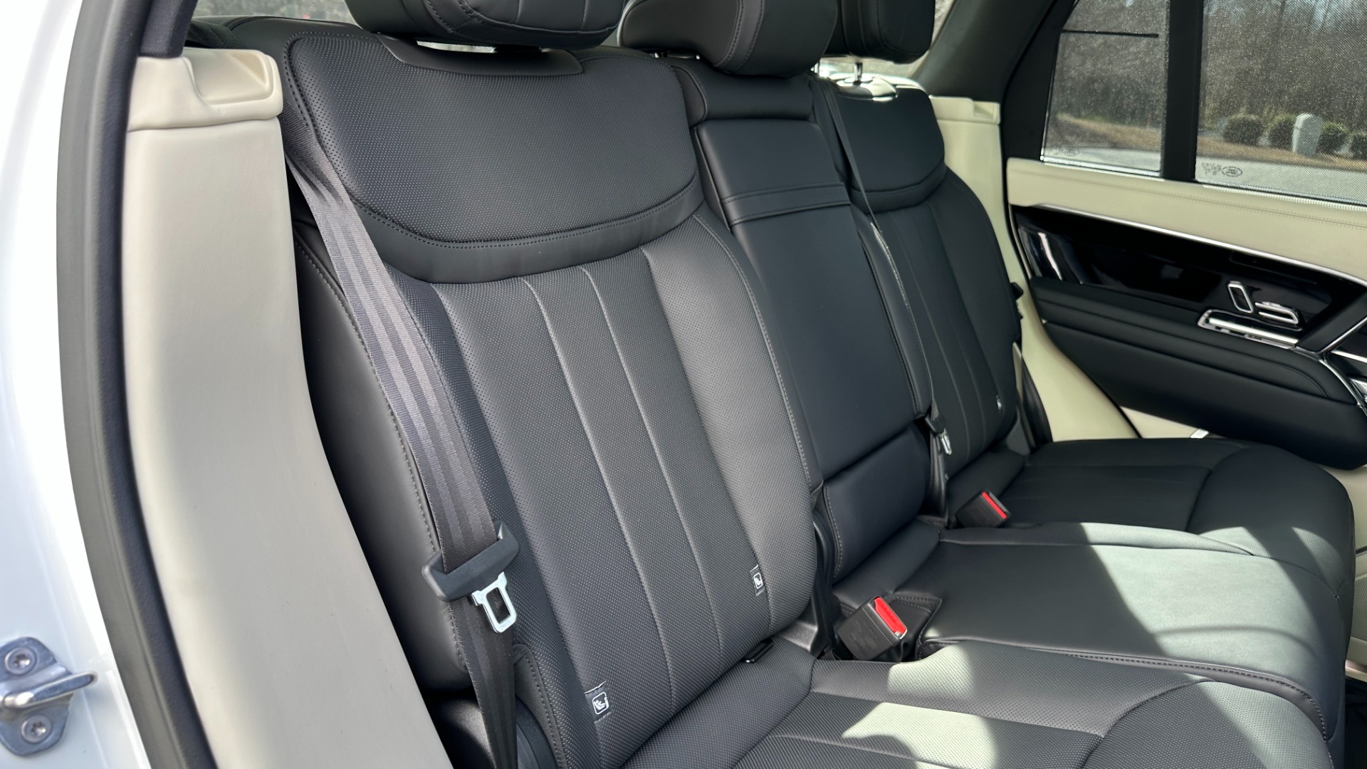 Used 2023 Land Rover Range Rover P530 SE / 20 WAY SEATING / WINDSOR LEATHER / TECH PKG / PREMIUM PKG / CLIMA for sale Sold at Formula Imports in Charlotte NC 28227 34