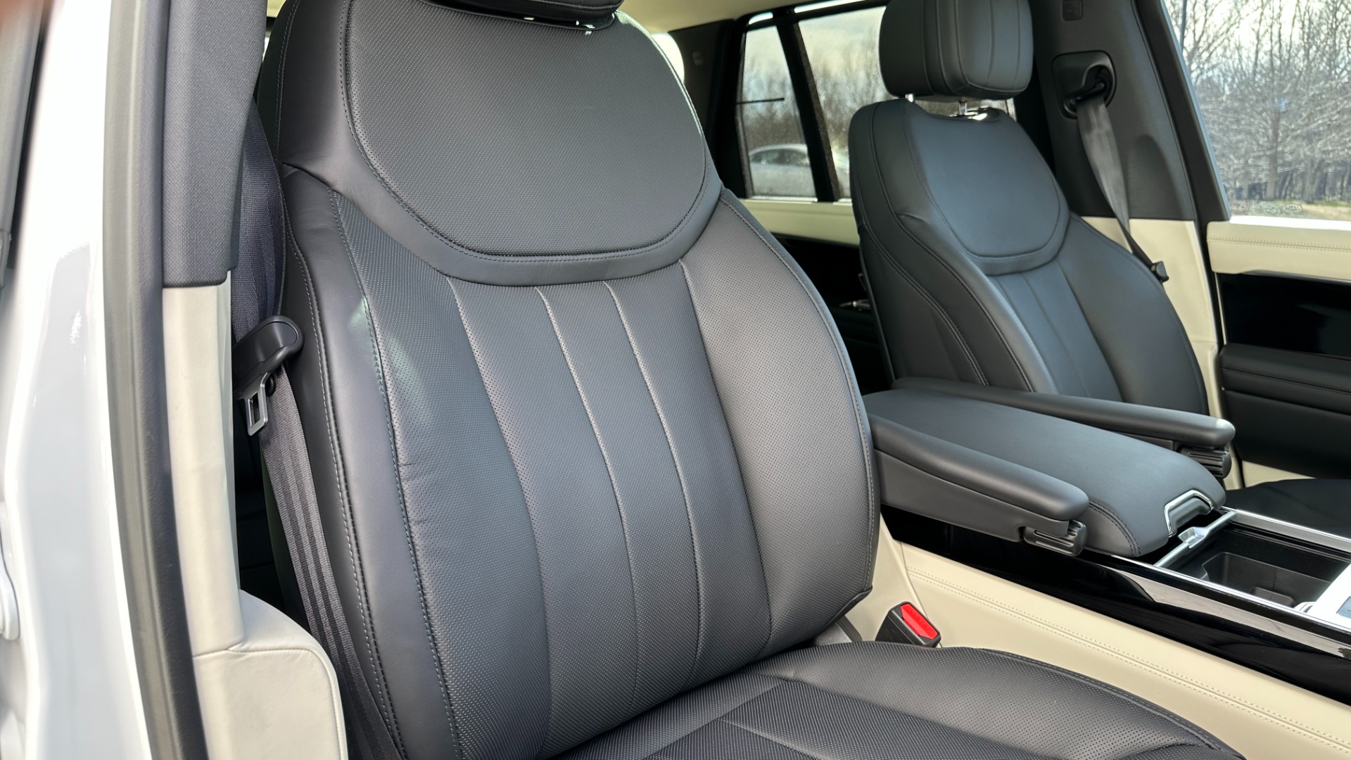 Used 2023 Land Rover Range Rover P530 SE / 20 WAY SEATING / WINDSOR LEATHER / TECH PKG / PREMIUM PKG / CLIMA for sale Sold at Formula Imports in Charlotte NC 28227 39