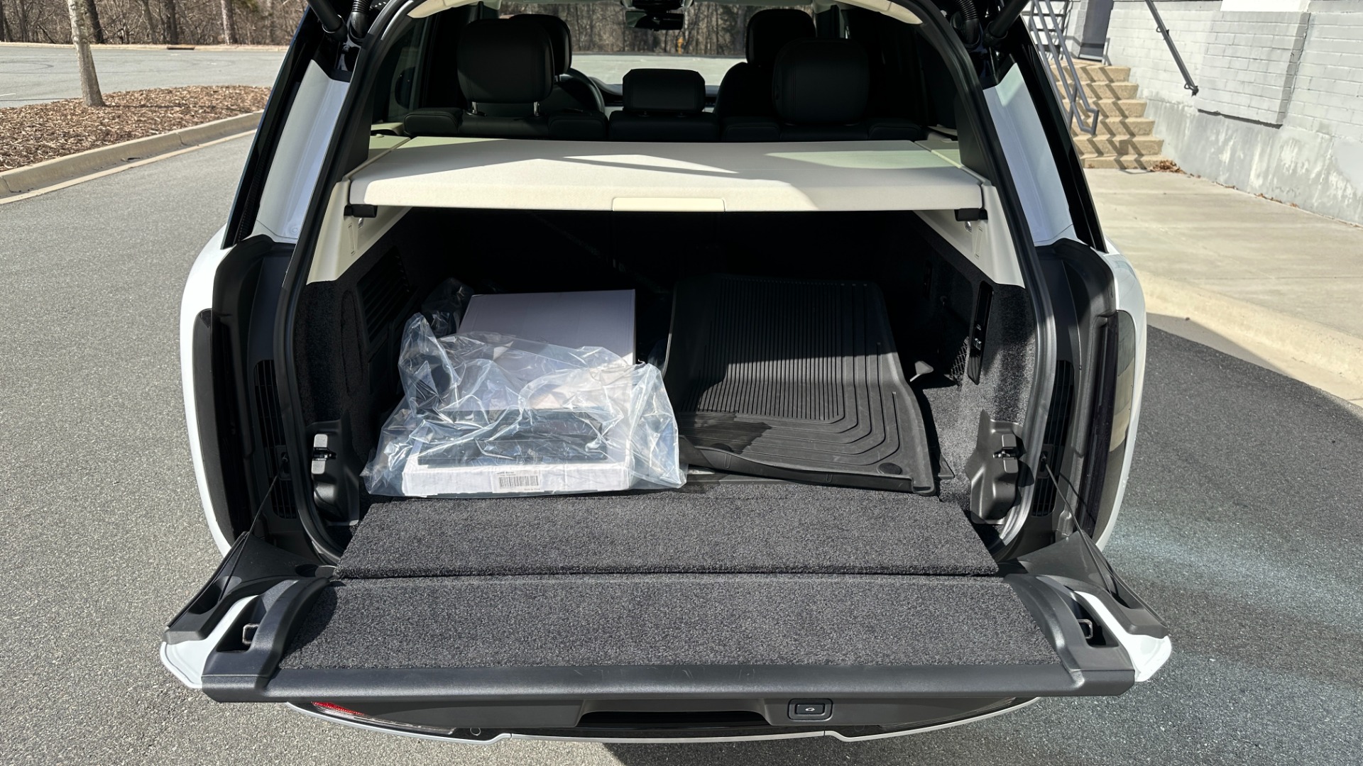 Used 2023 Land Rover Range Rover P530 SE / 20 WAY SEATING / WINDSOR LEATHER / TECH PKG / PREMIUM PKG / CLIMA for sale Sold at Formula Imports in Charlotte NC 28227 42