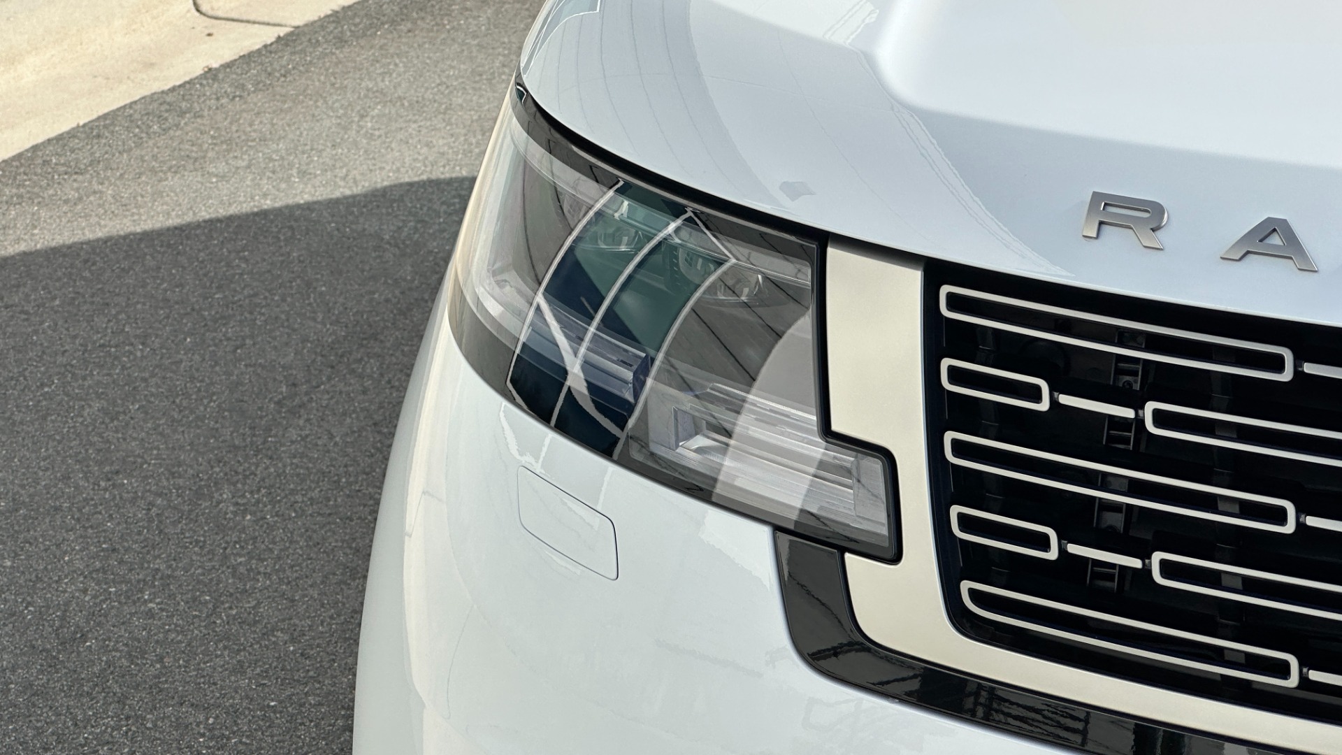 Used 2023 Land Rover Range Rover P530 SE / 20 WAY SEATING / WINDSOR LEATHER / TECH PKG / PREMIUM PKG / CLIMA for sale Sold at Formula Imports in Charlotte NC 28227 46