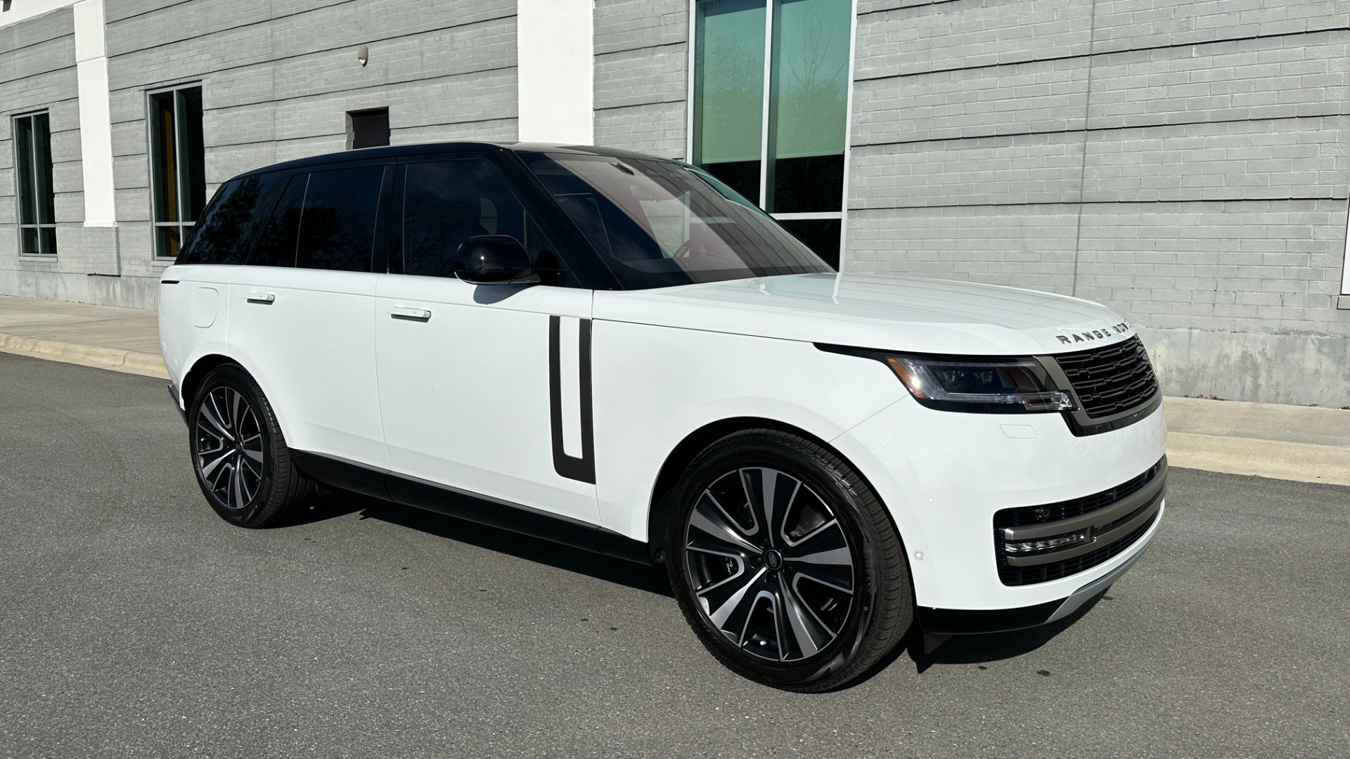 Used 2023 Land Rover Range Rover P530 SE / 20 WAY SEATING / WINDSOR LEATHER / TECH PKG / PREMIUM PKG / CLIMA for sale Sold at Formula Imports in Charlotte NC 28227 7