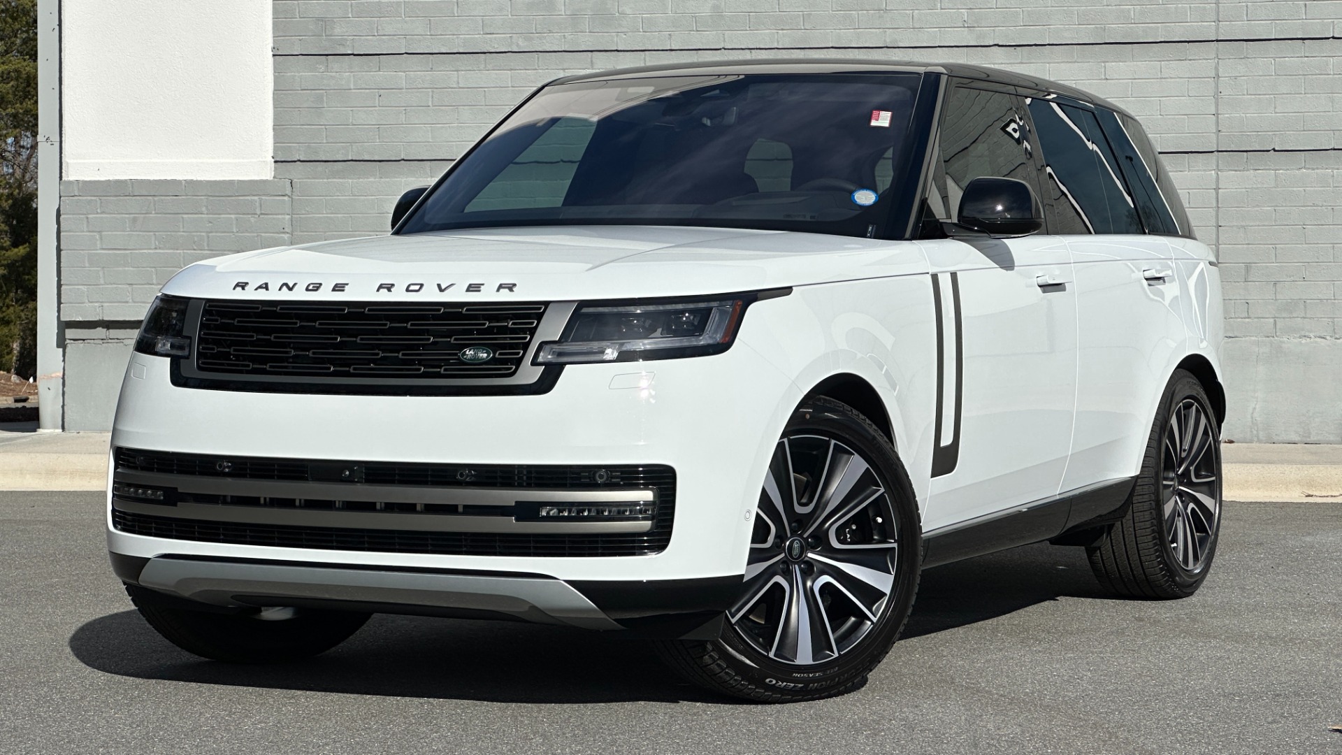Used 2023 Land Rover Range Rover P530 SE / 20 WAY SEATING / WINDSOR LEATHER / TECH PKG / PREMIUM PKG / CLIMA for sale Sold at Formula Imports in Charlotte NC 28227 1