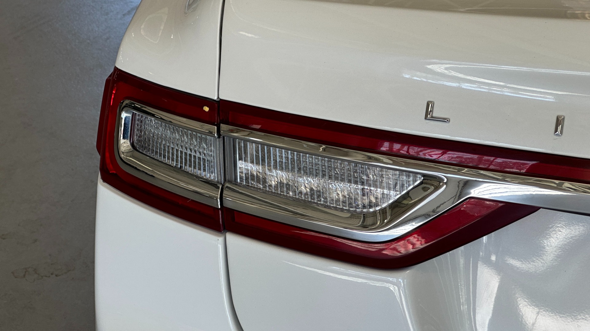 Used 2020 Lincoln Continental STANDARD / LEATHER / HEATED SEATS / BACKUP CAMERA / V6 ENGINE for sale $26,995 at Formula Imports in Charlotte NC 28227 13