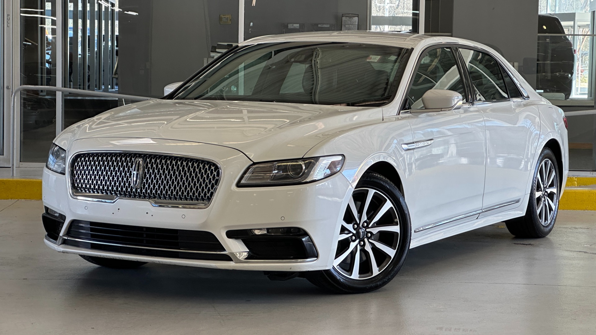 Used 2020 Lincoln Continental STANDARD / LEATHER / HEATED SEATS / BACKUP CAMERA / V6 ENGINE for sale $26,995 at Formula Imports in Charlotte NC 28227 18