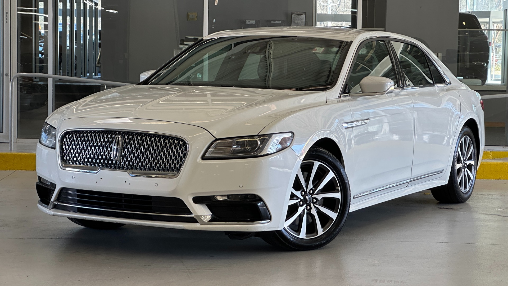 Used 2020 Lincoln Continental STANDARD / LEATHER / HEATED SEATS / BACKUP CAMERA / V6 ENGINE for sale $26,995 at Formula Imports in Charlotte NC 28227 18