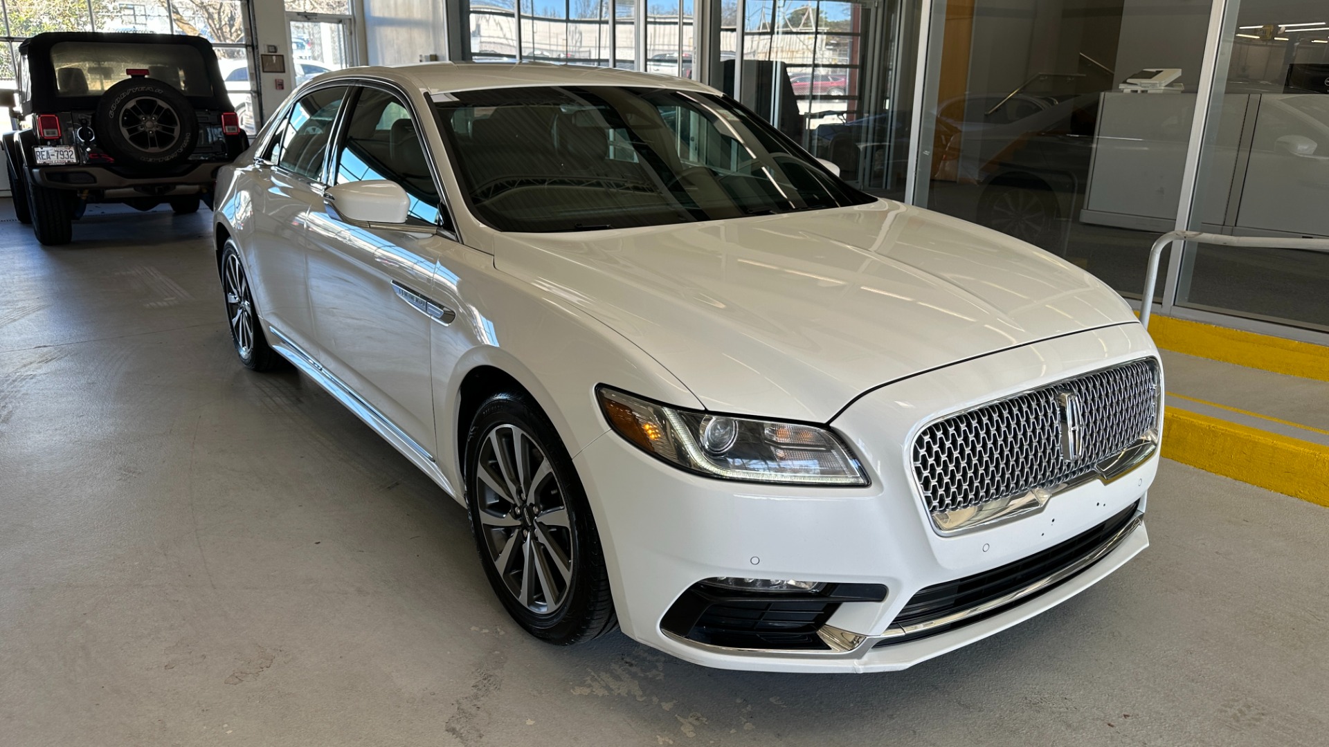 Used 2020 Lincoln Continental STANDARD / LEATHER / HEATED SEATS / BACKUP CAMERA / V6 ENGINE for sale $26,995 at Formula Imports in Charlotte NC 28227 2