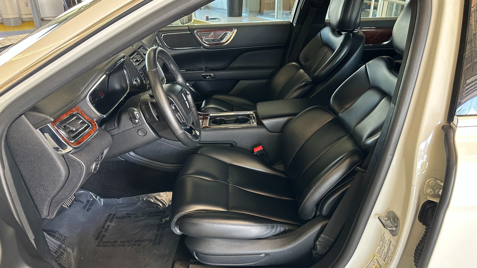 Used 2020 Lincoln Continental STANDARD / LEATHER / HEATED SEATS / BACKUP CAMERA / V6 ENGINE for sale $26,995 at Formula Imports in Charlotte NC 28227 22