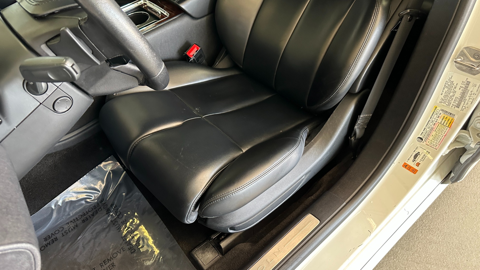 Used 2020 Lincoln Continental STANDARD / LEATHER / HEATED SEATS / BACKUP CAMERA / V6 ENGINE for sale $26,995 at Formula Imports in Charlotte NC 28227 24