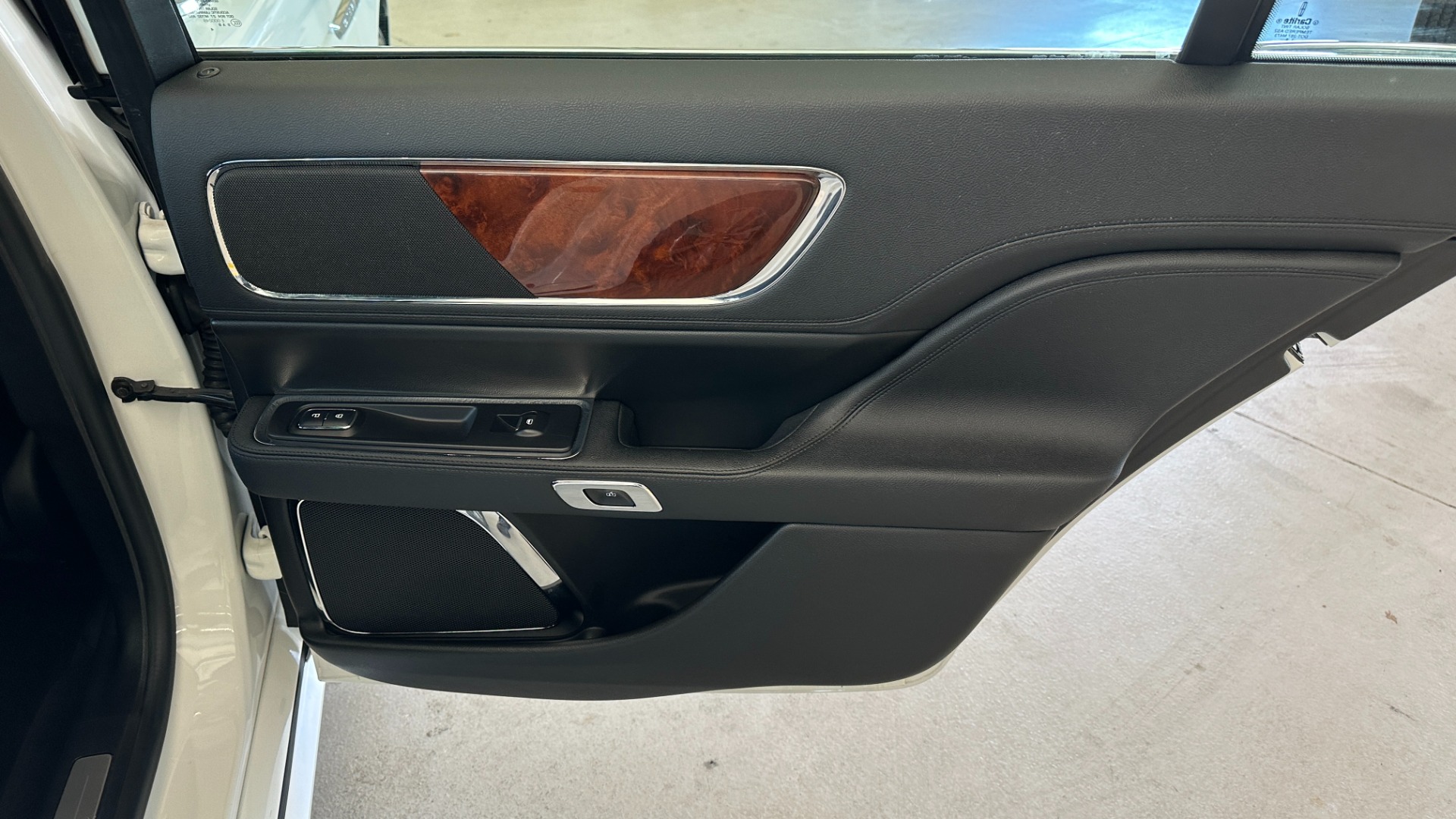 Used 2020 Lincoln Continental STANDARD / LEATHER / HEATED SEATS / BACKUP CAMERA / V6 ENGINE for sale $26,995 at Formula Imports in Charlotte NC 28227 29